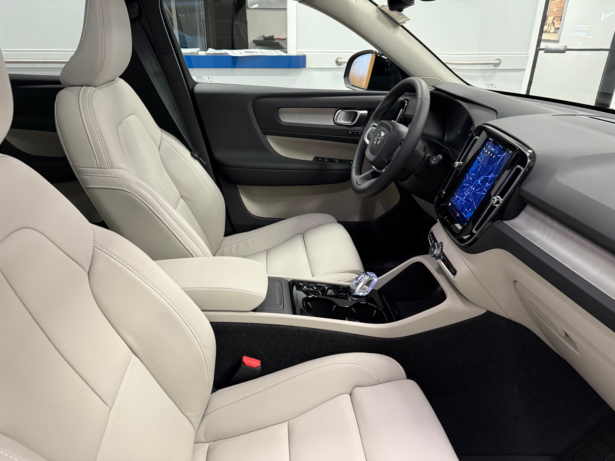 new 2025 Volvo XC40 car, priced at $49,810