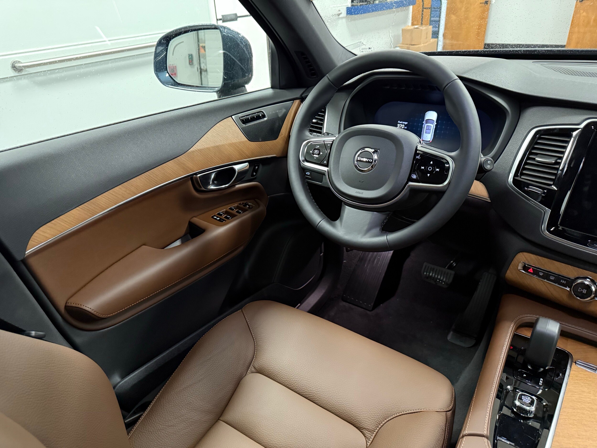 new 2025 Volvo XC90 car, priced at $69,450