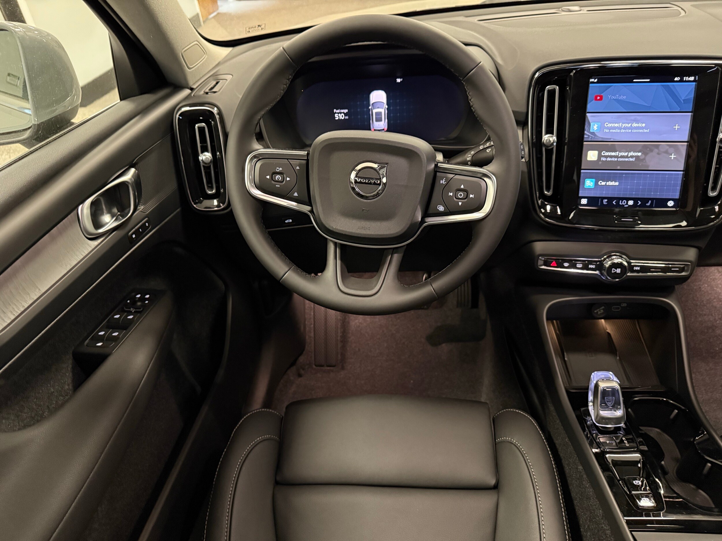 new 2025 Volvo XC40 car, priced at $48,335