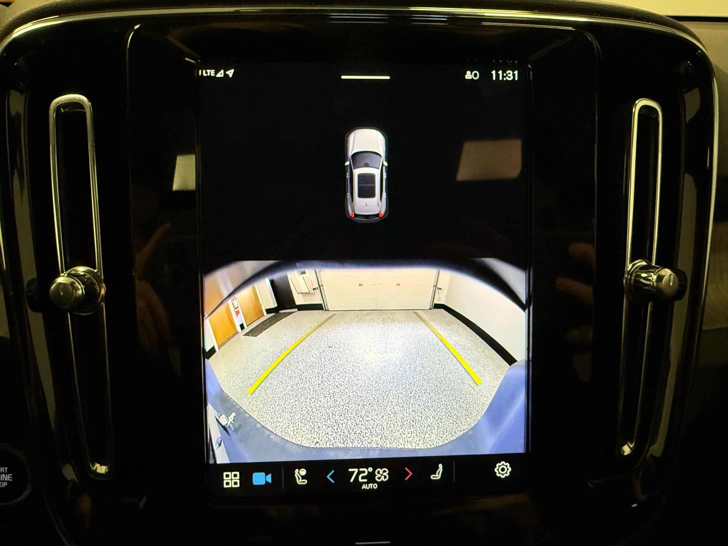 new 2025 Volvo XC40 car, priced at $46,035