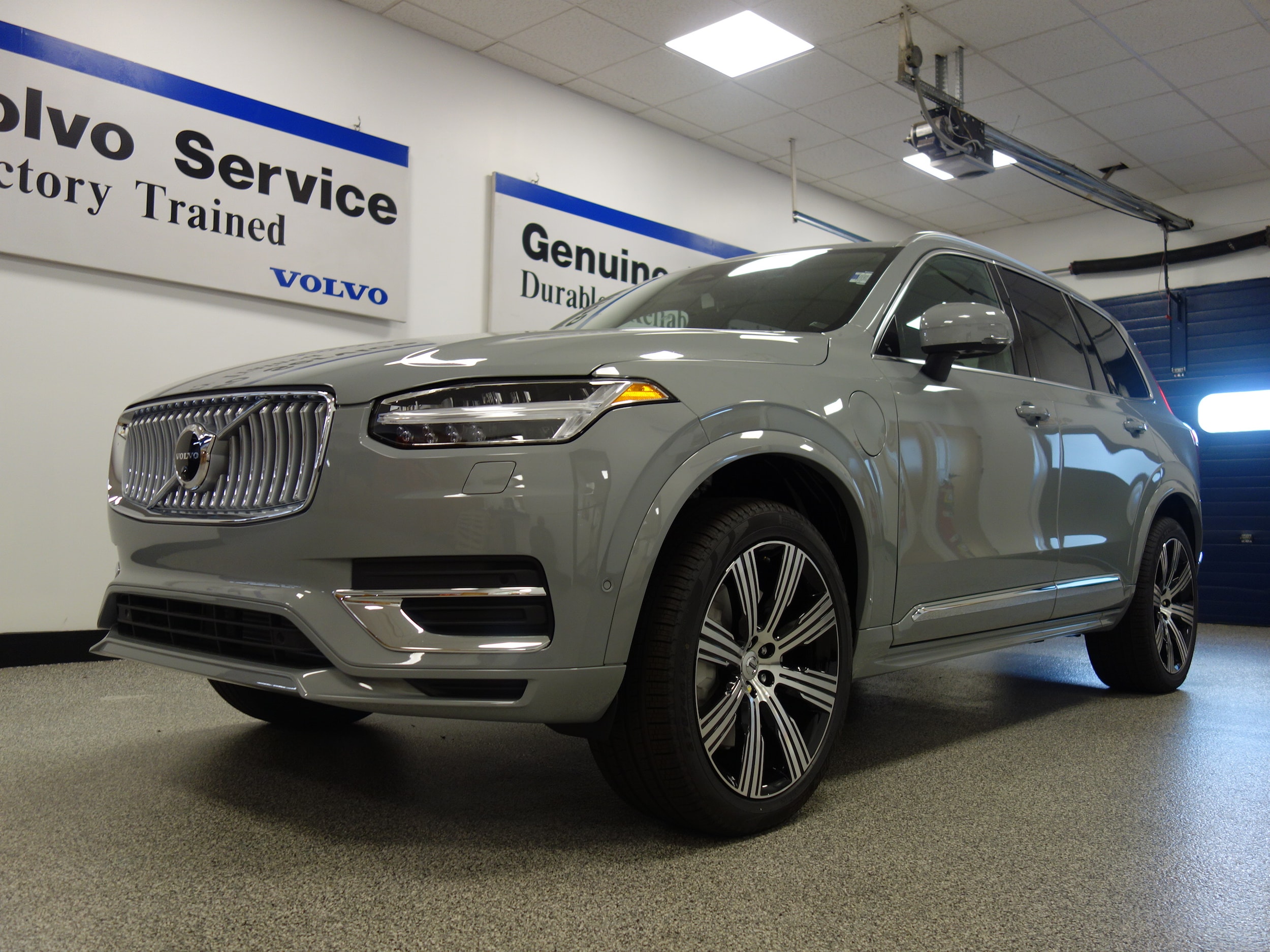 new 2025 Volvo XC90 plug-in hybrid car, priced at $78,950