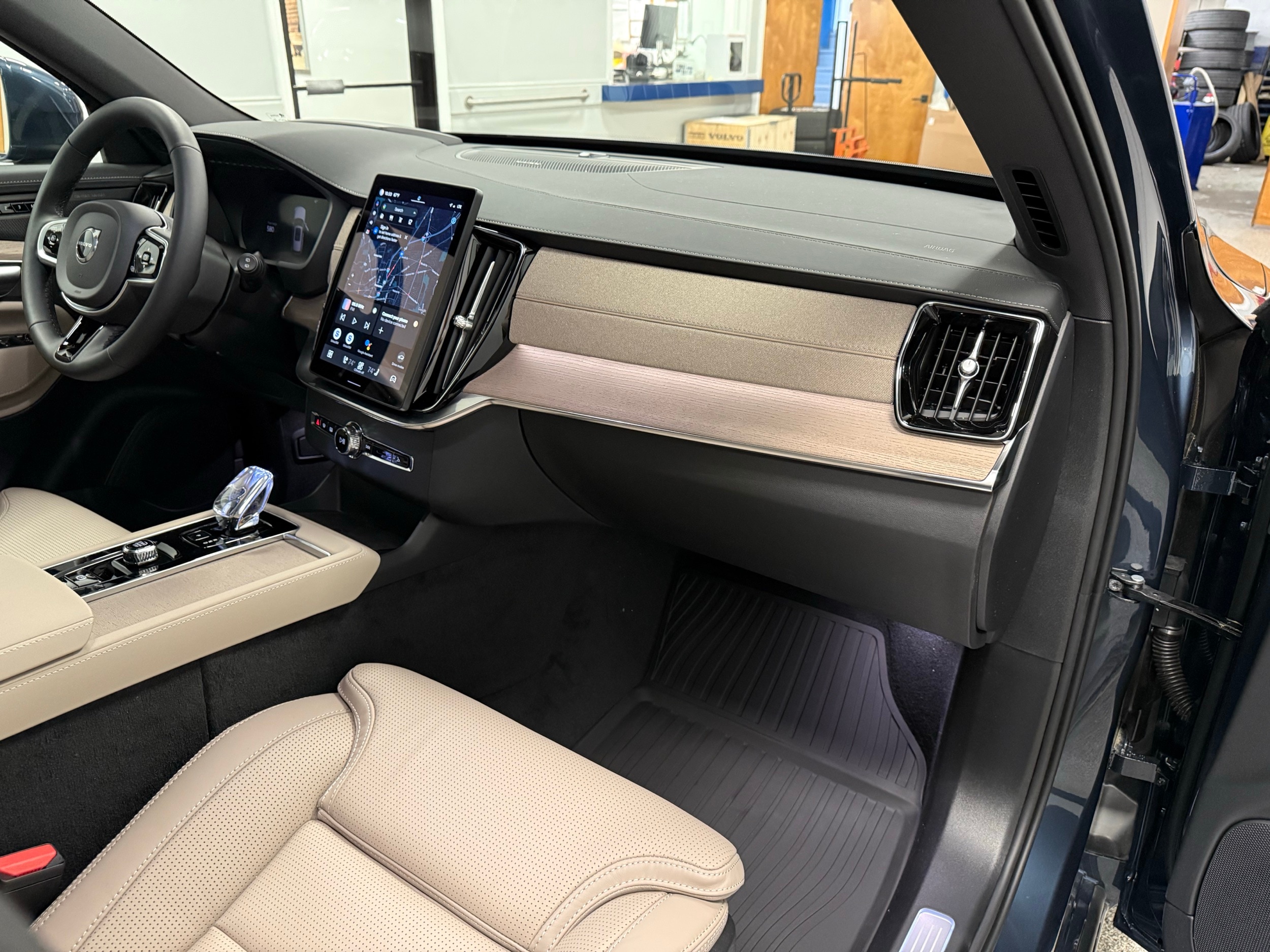 new 2025 Volvo XC90 car, priced at $72,345