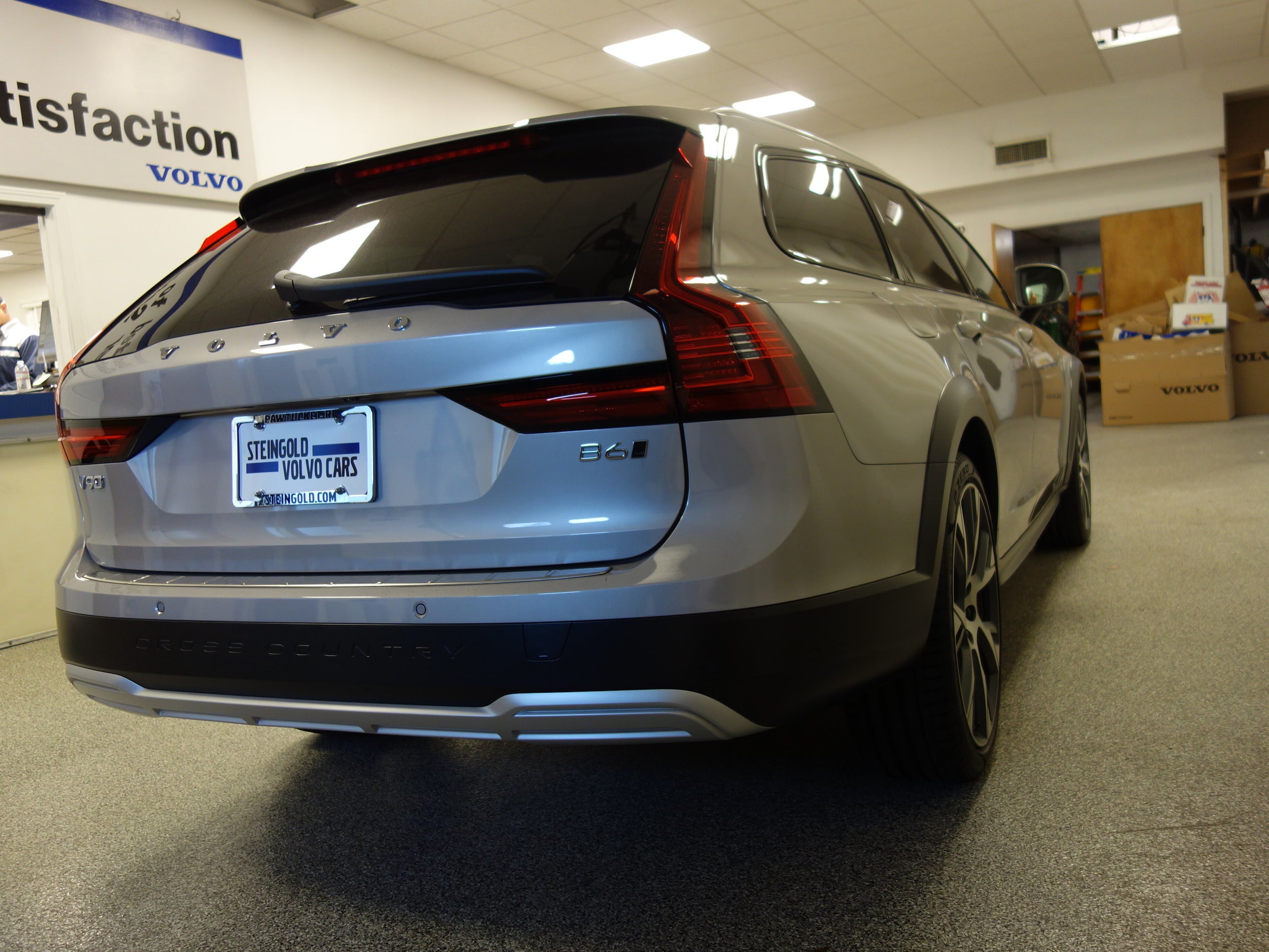 new 2025 Volvo V90 Cross Country car, priced at $69,720