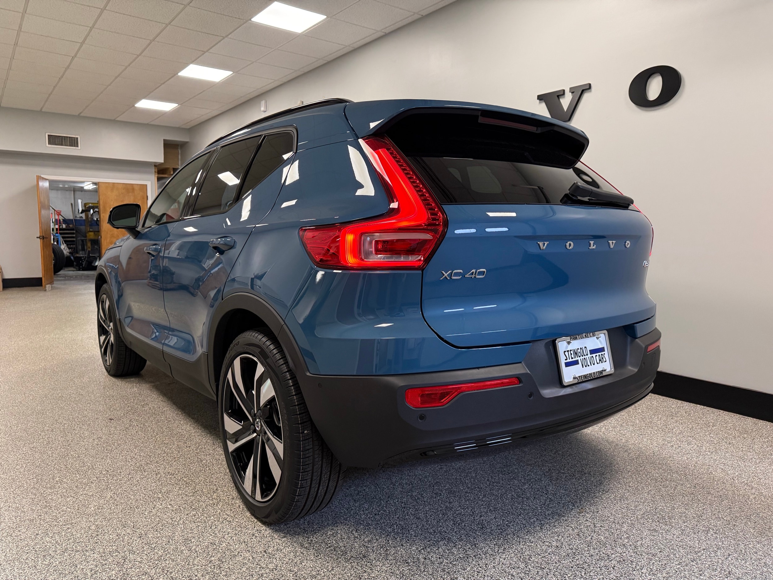 new 2025 Volvo XC40 car, priced at $49,810