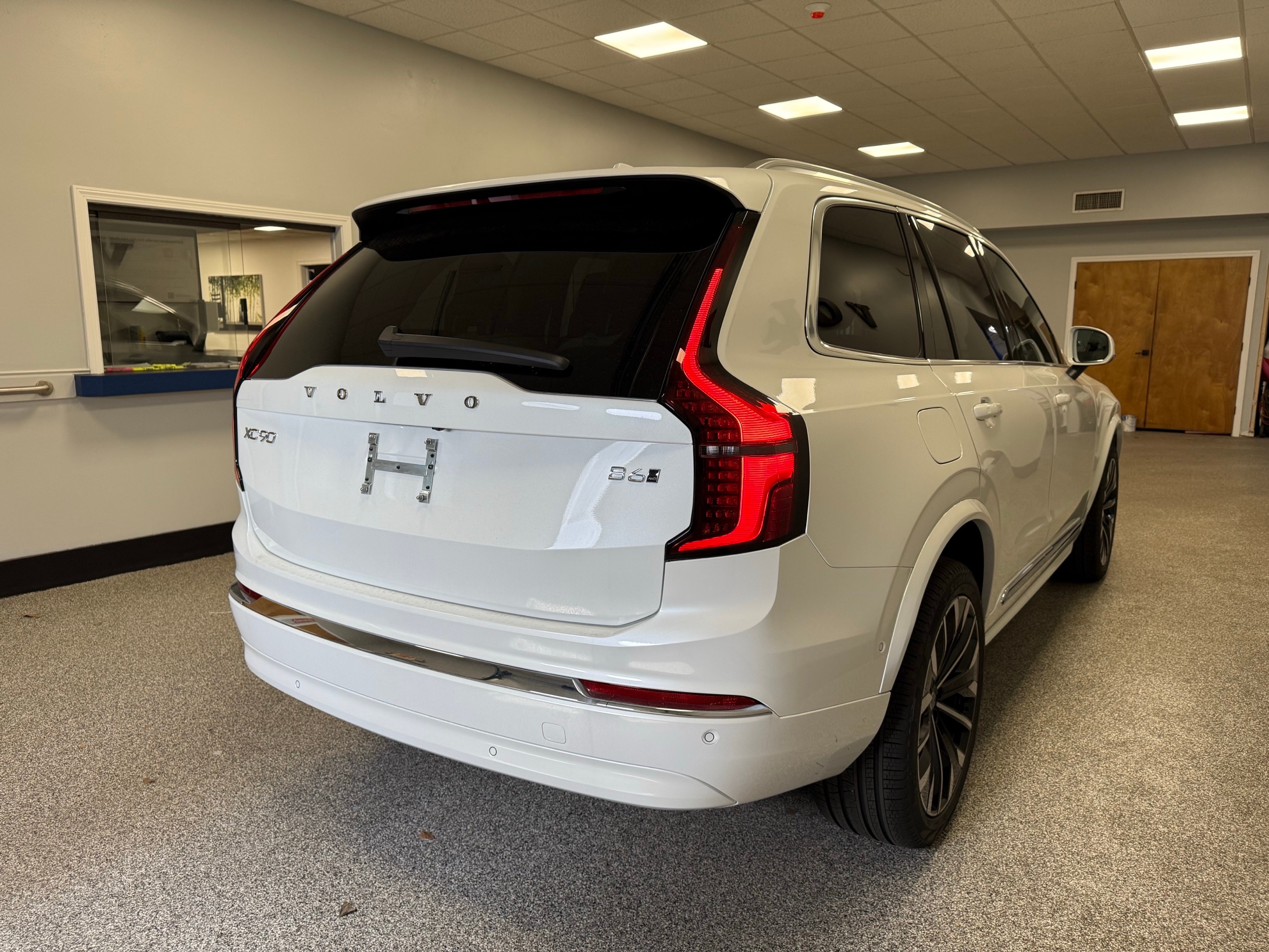 new 2025 Volvo XC90 car, priced at $68,245