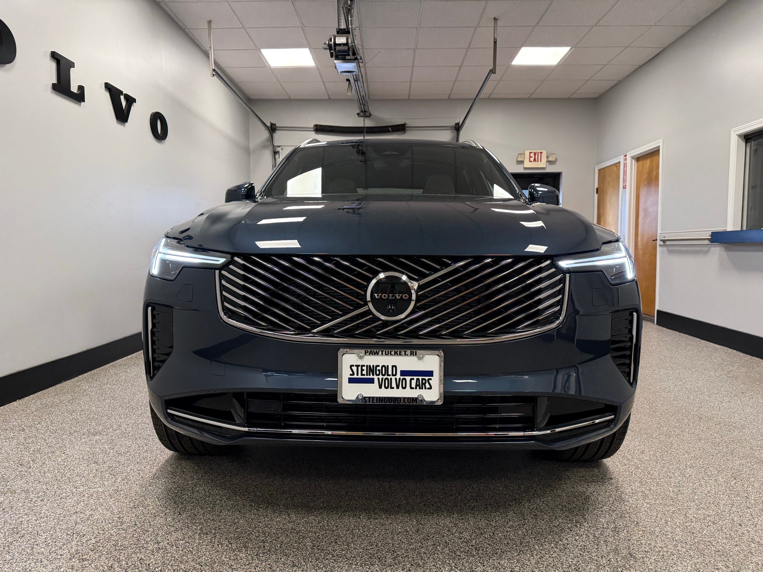 new 2025 Volvo XC90 car, priced at $72,345