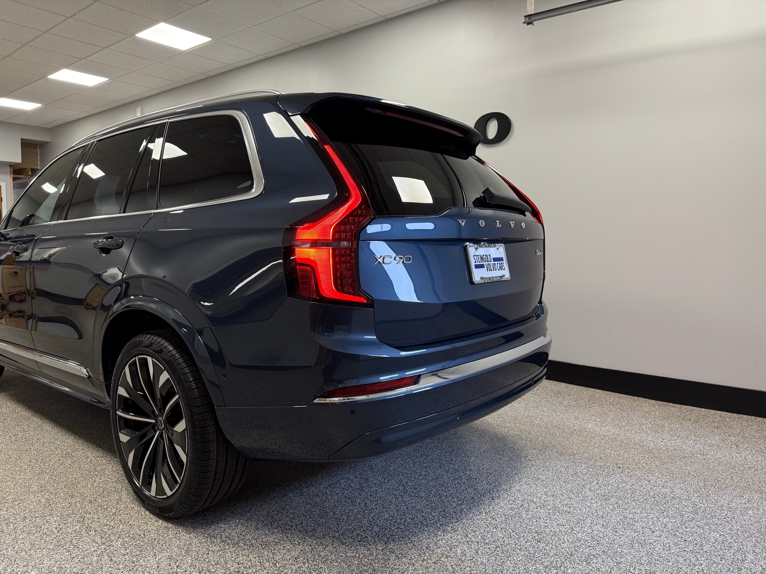 new 2025 Volvo XC90 car, priced at $72,345