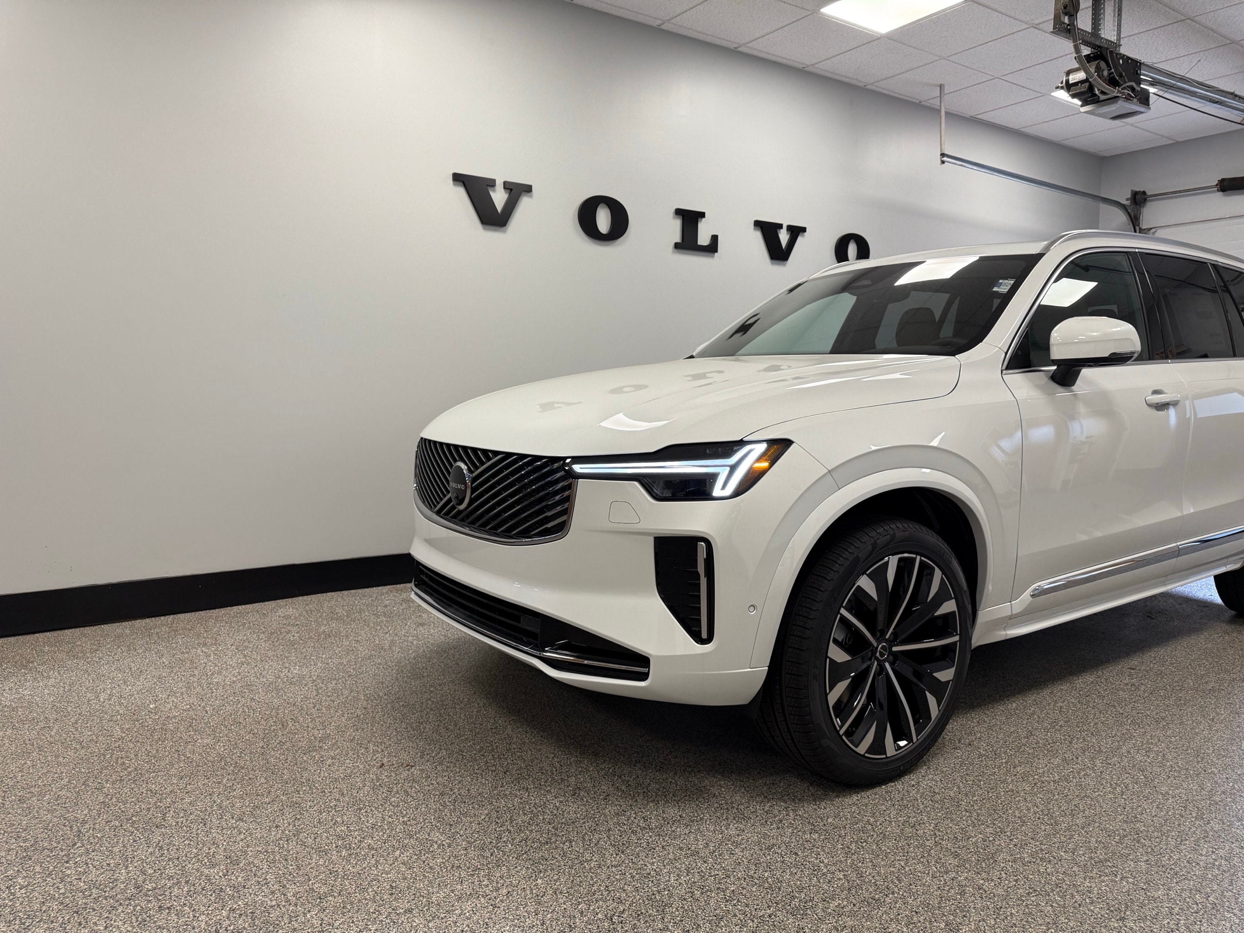 new 2025 Volvo XC90 car, priced at $68,245