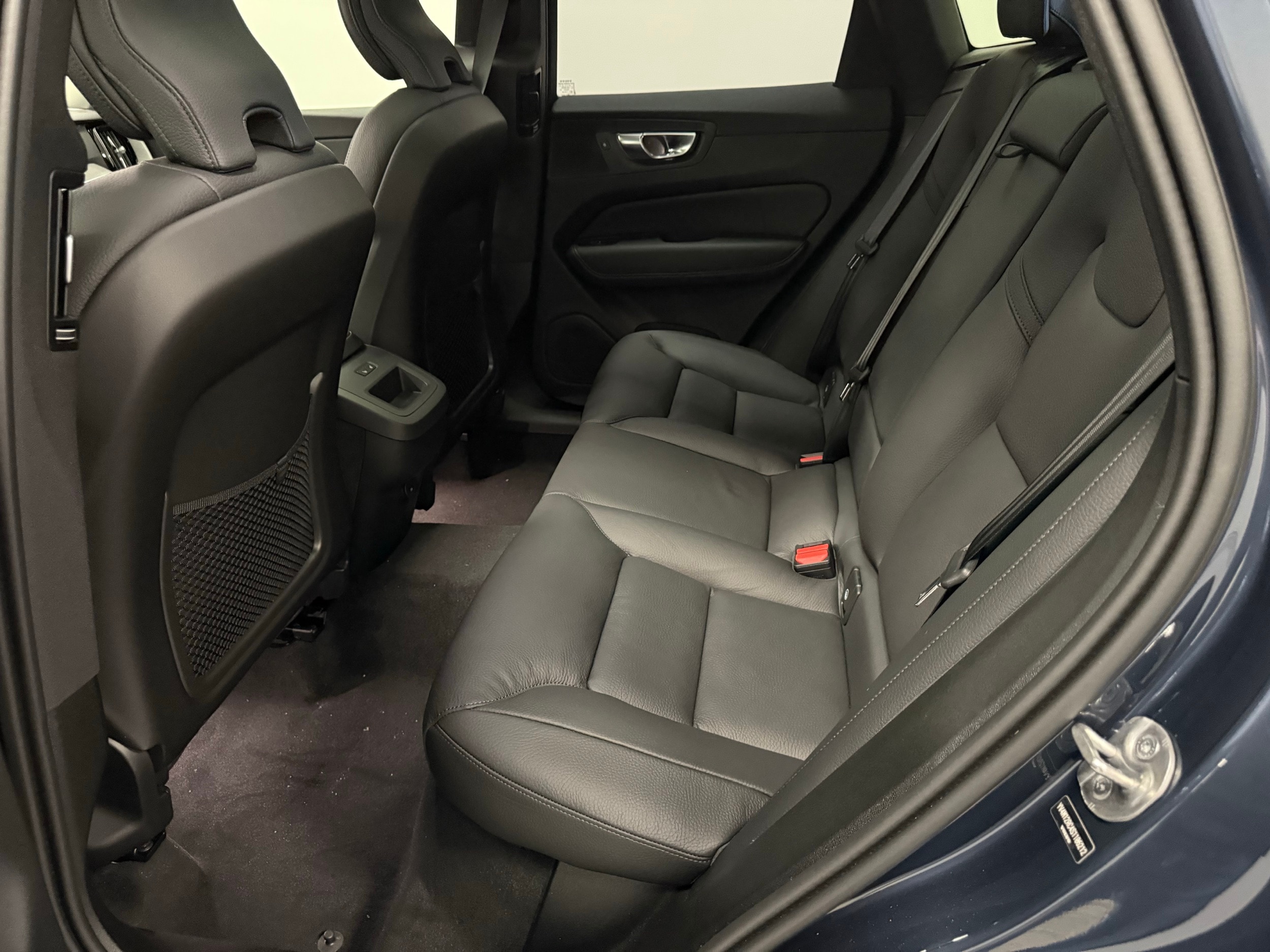new 2025 Volvo XC60 car, priced at $55,335