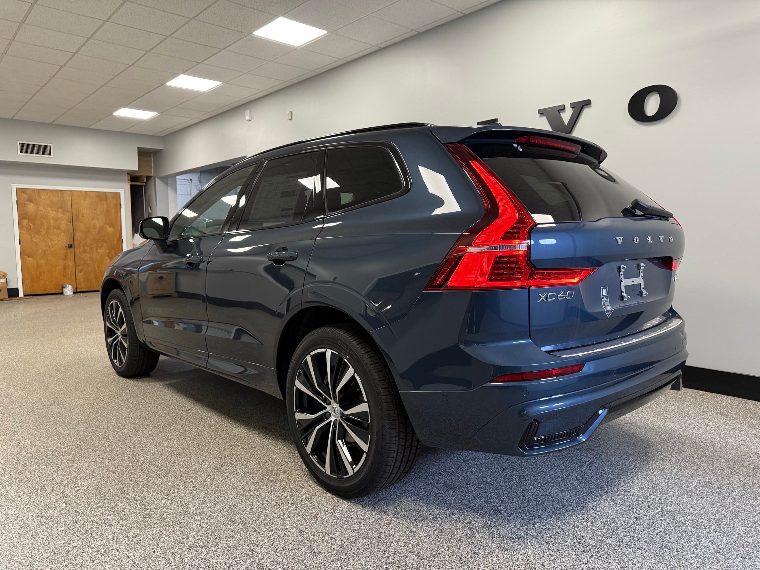 new 2025 Volvo XC60 car, priced at $55,335