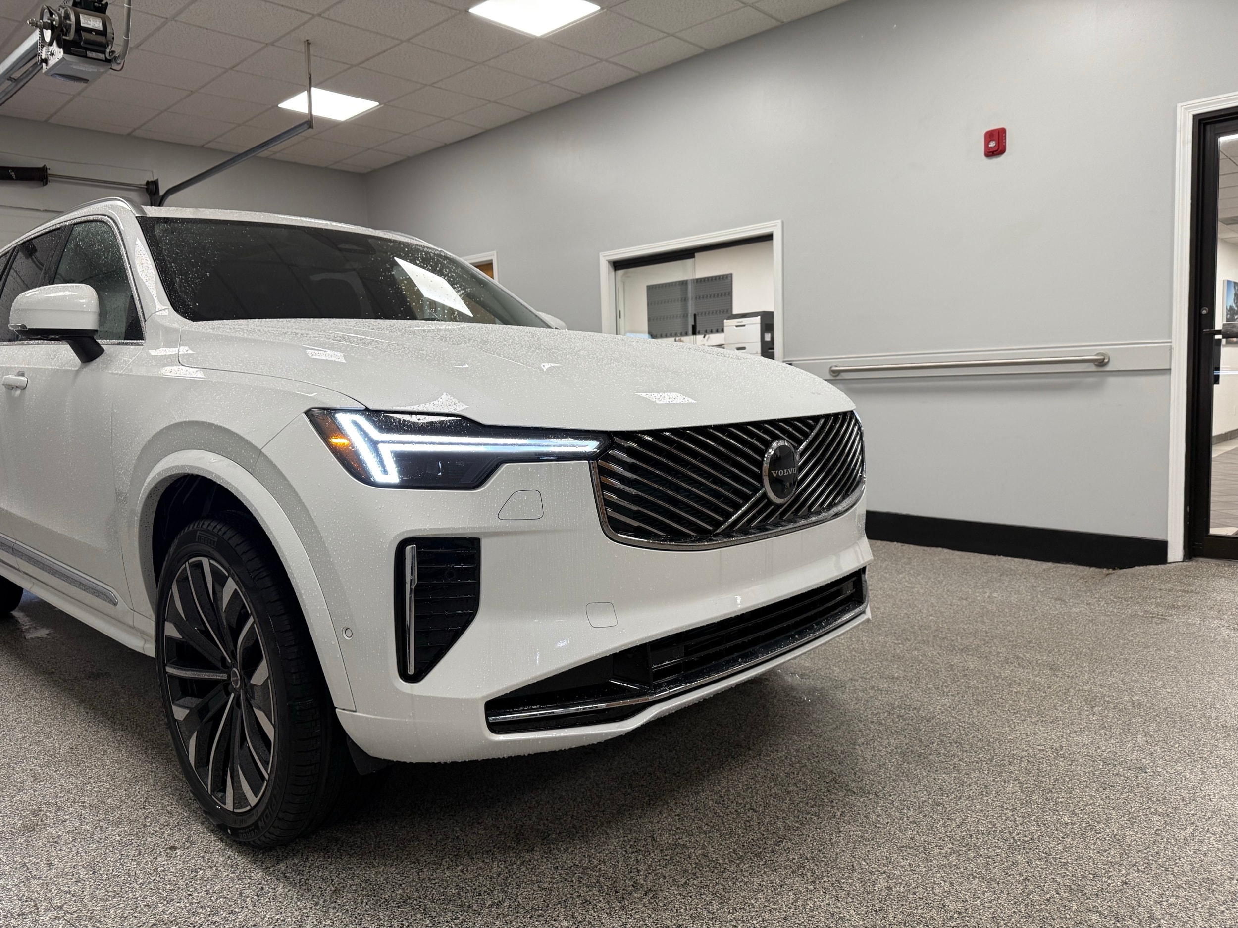 new 2025 Volvo XC90 car, priced at $69,155