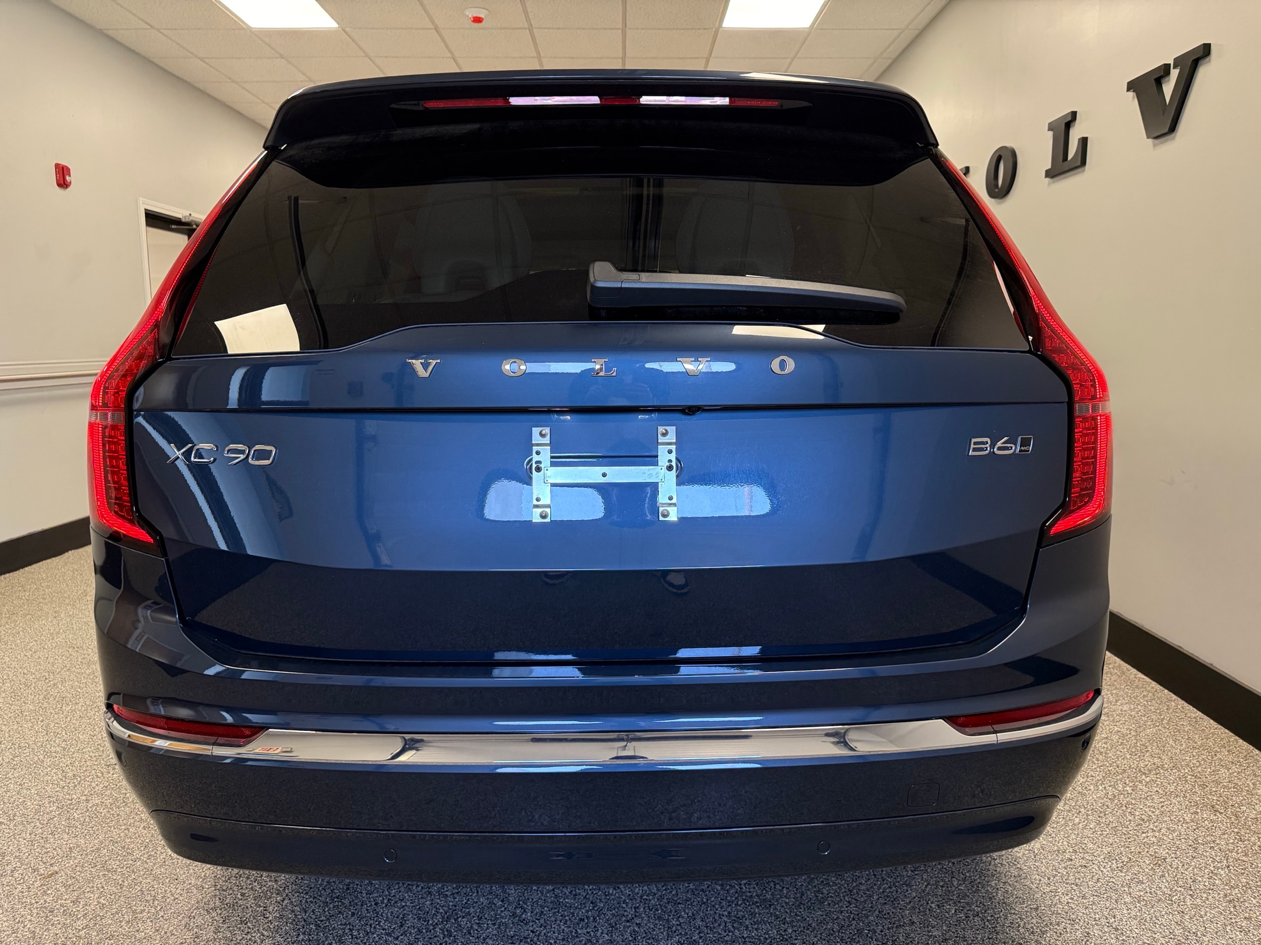new 2025 Volvo XC90 car, priced at $76,045