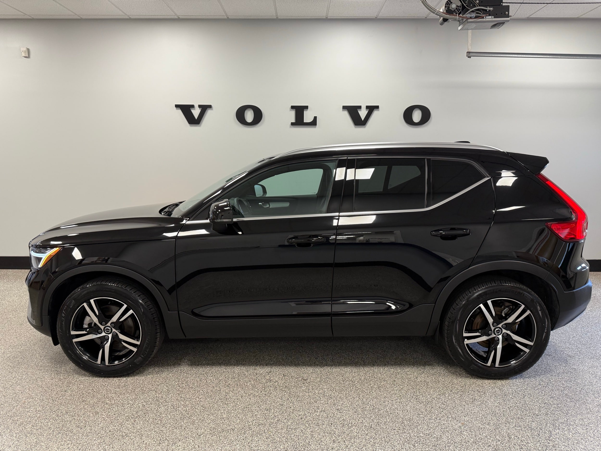 used 2025 Volvo XC40 car, priced at $39,500