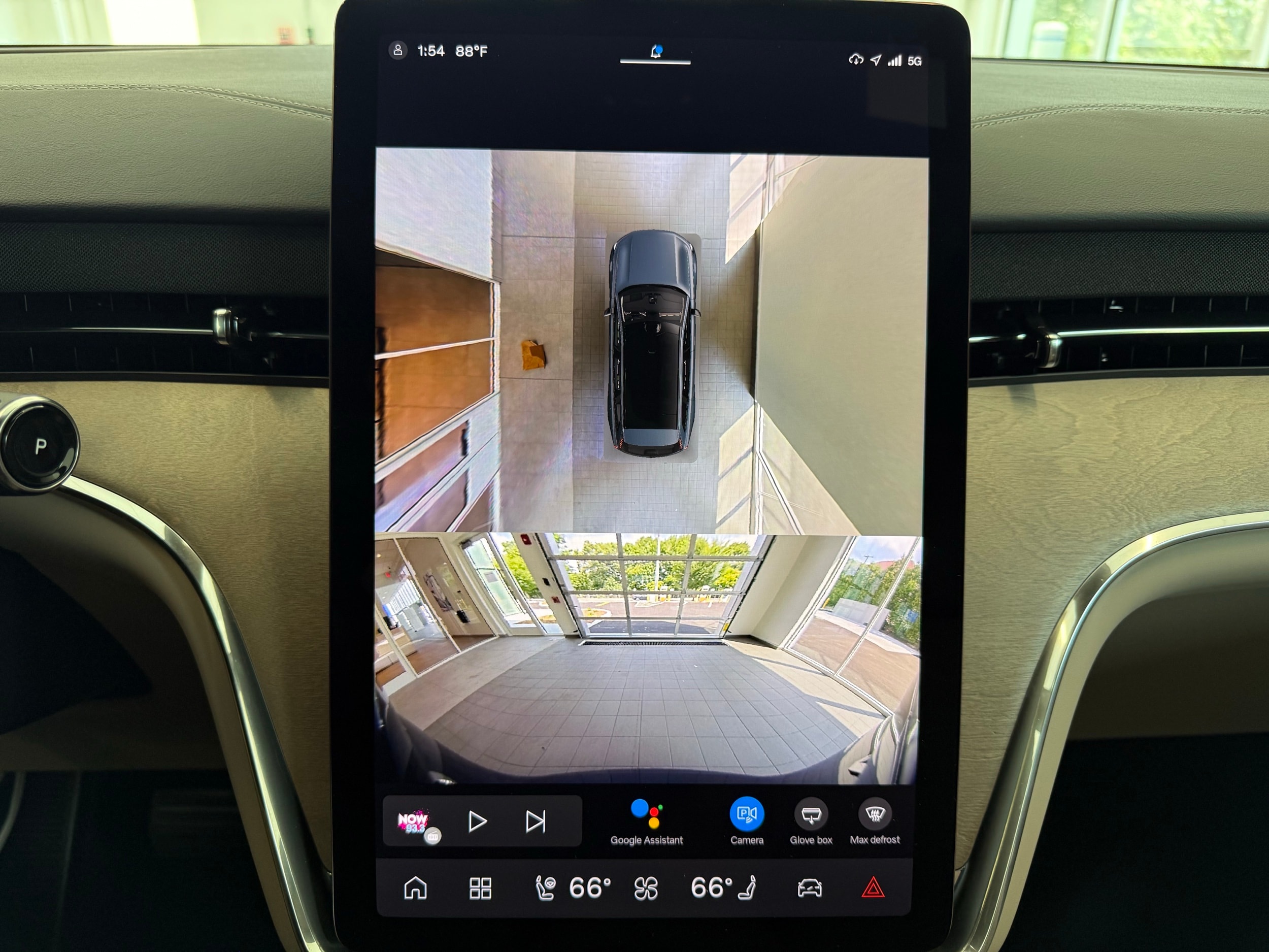 new 2025 Volvo EX90 car, priced at $94,640
