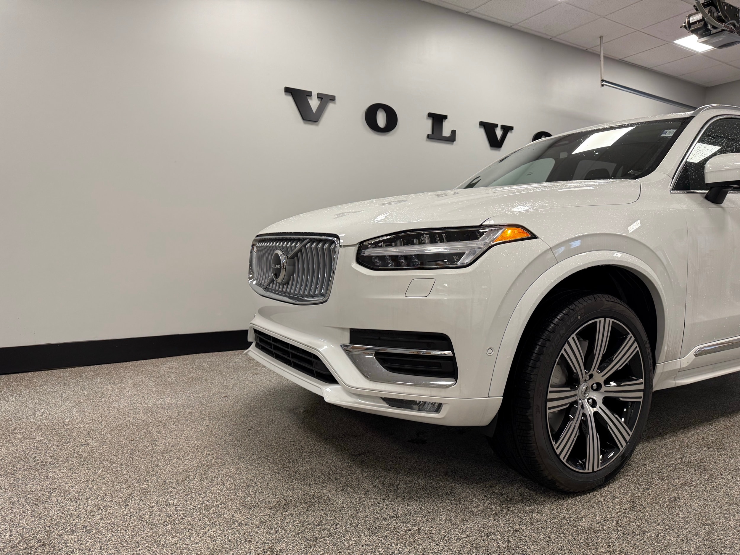 new 2025 Volvo XC90 car, priced at $68,455