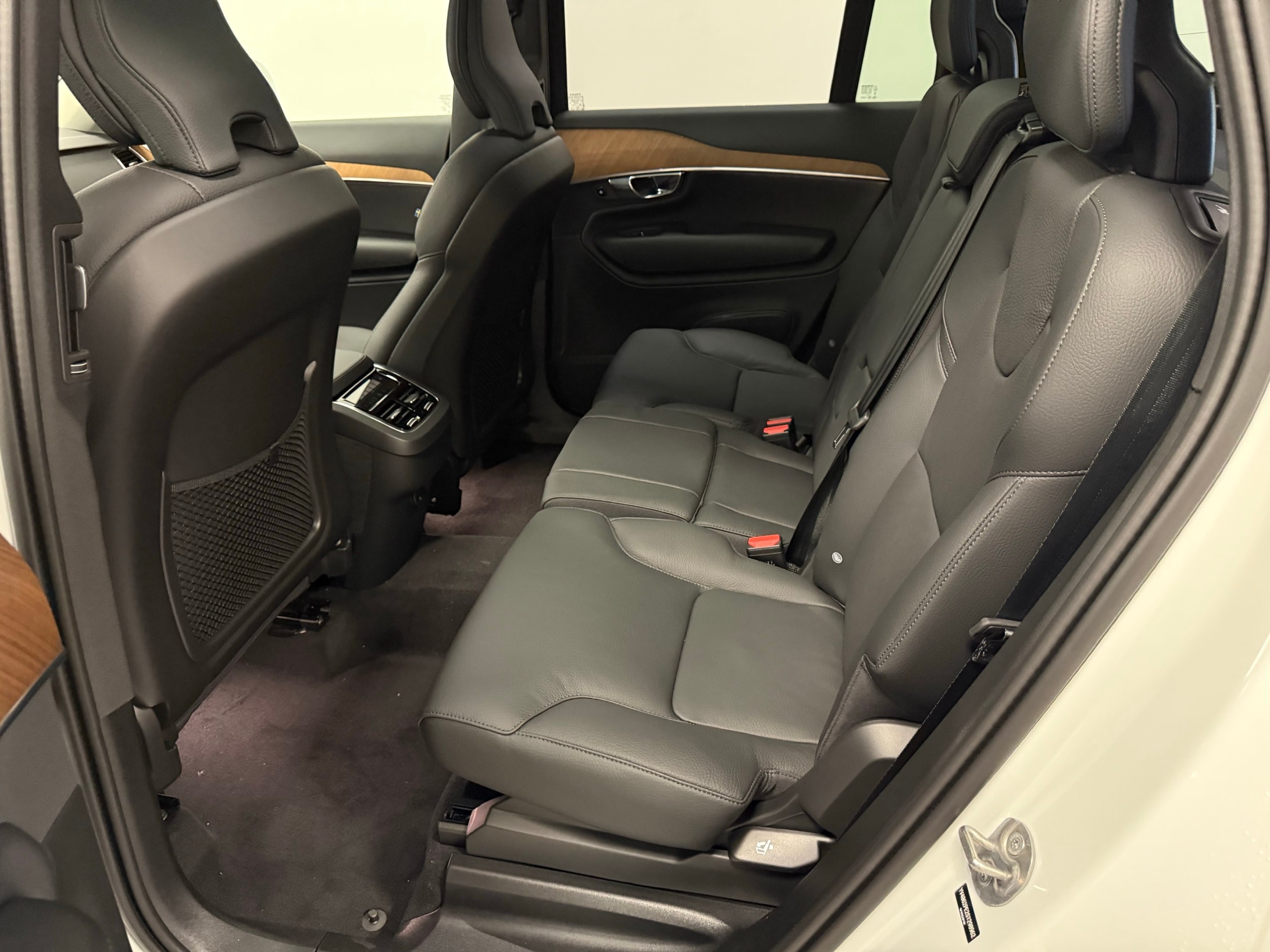 new 2025 Volvo XC90 car, priced at $68,455