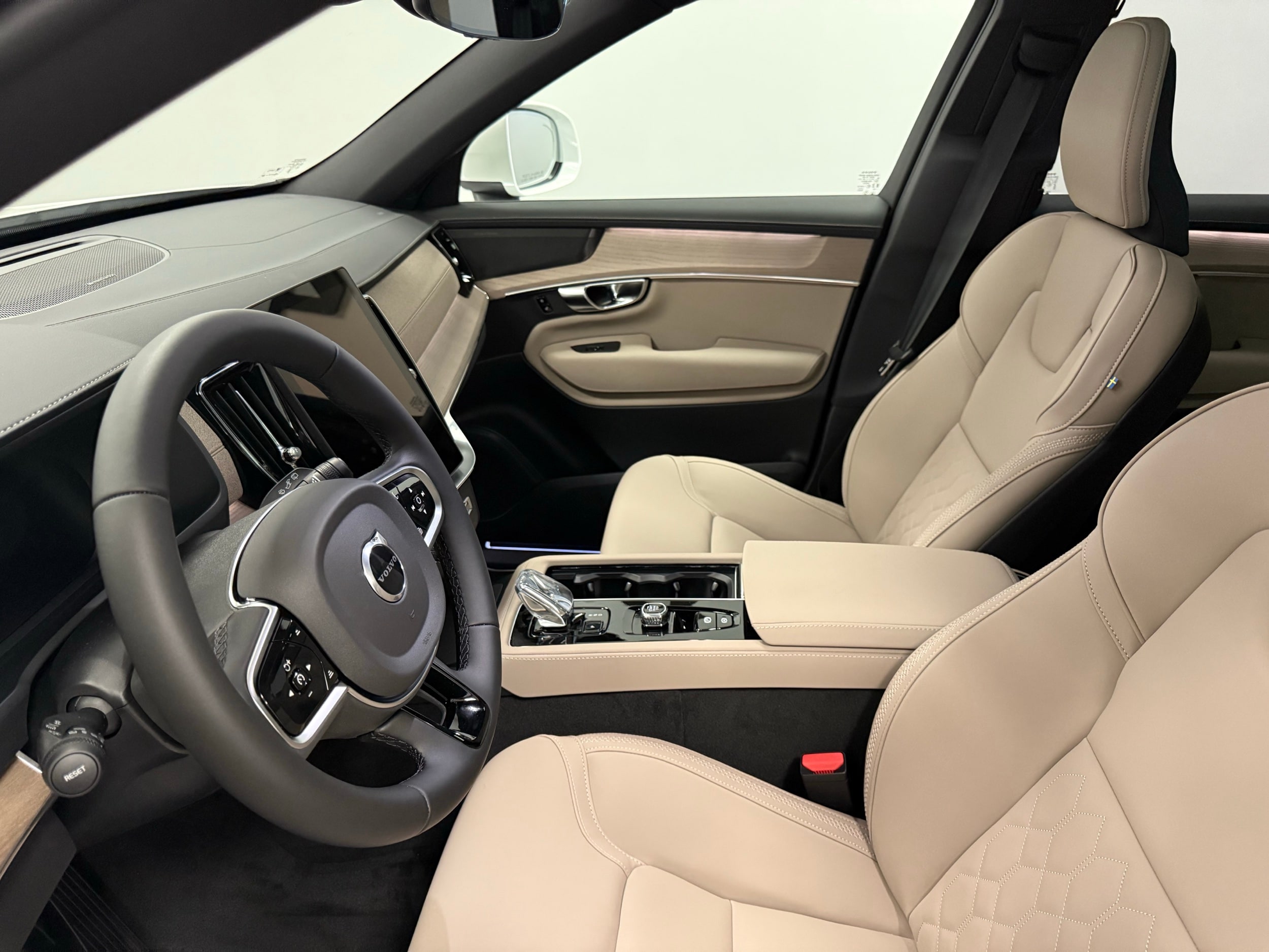 new 2026 Volvo XC90 car, priced at $71,825