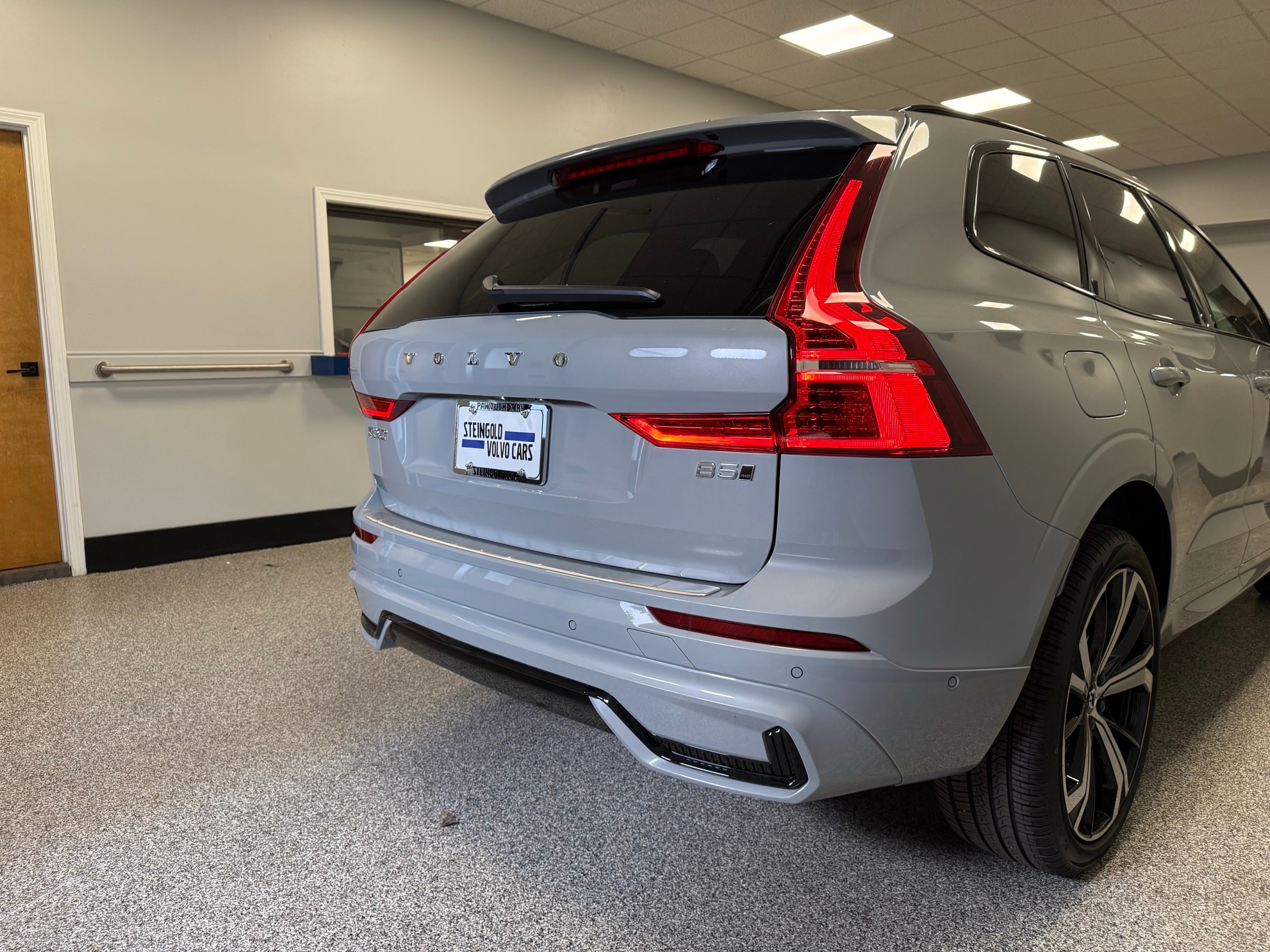 new 2025 Volvo XC60 car, priced at $61,400