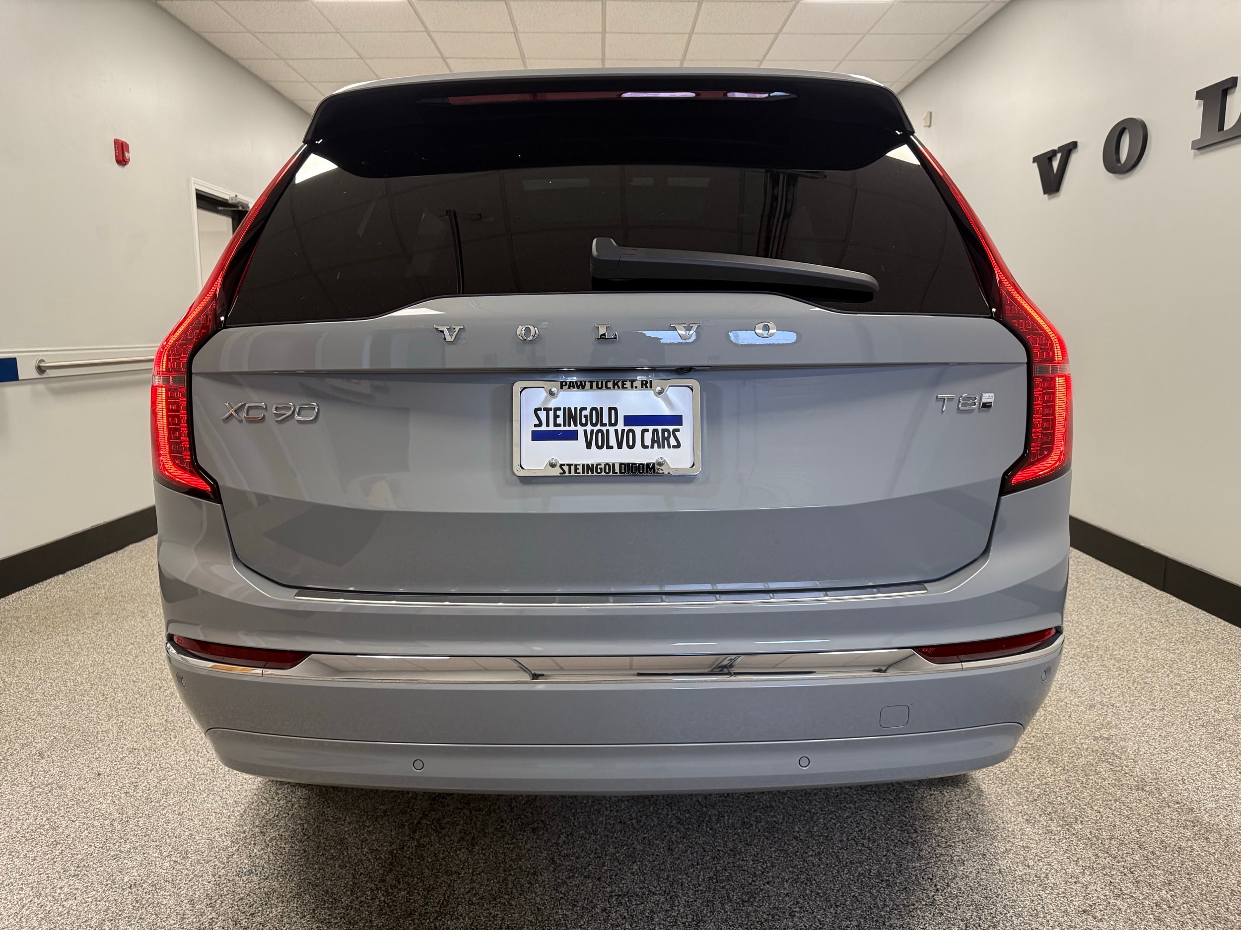 new 2025 Volvo XC90 plug-in hybrid car, priced at $78,805