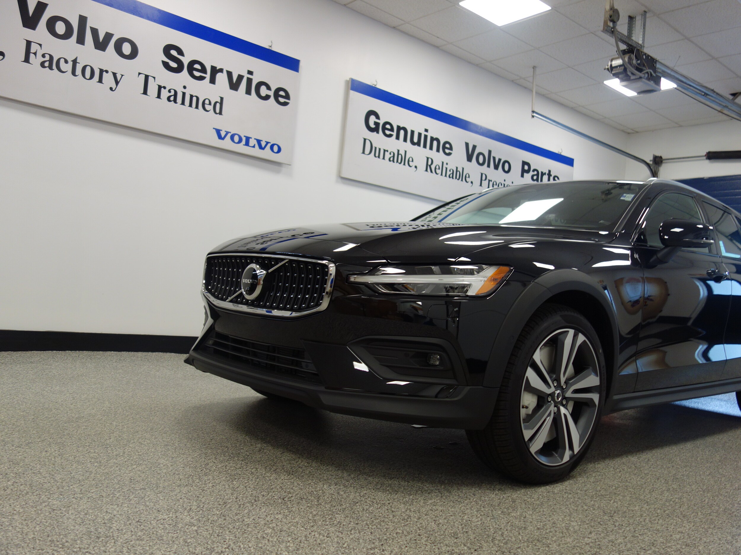 new 2025 Volvo V60 Cross Country car, priced at $55,025