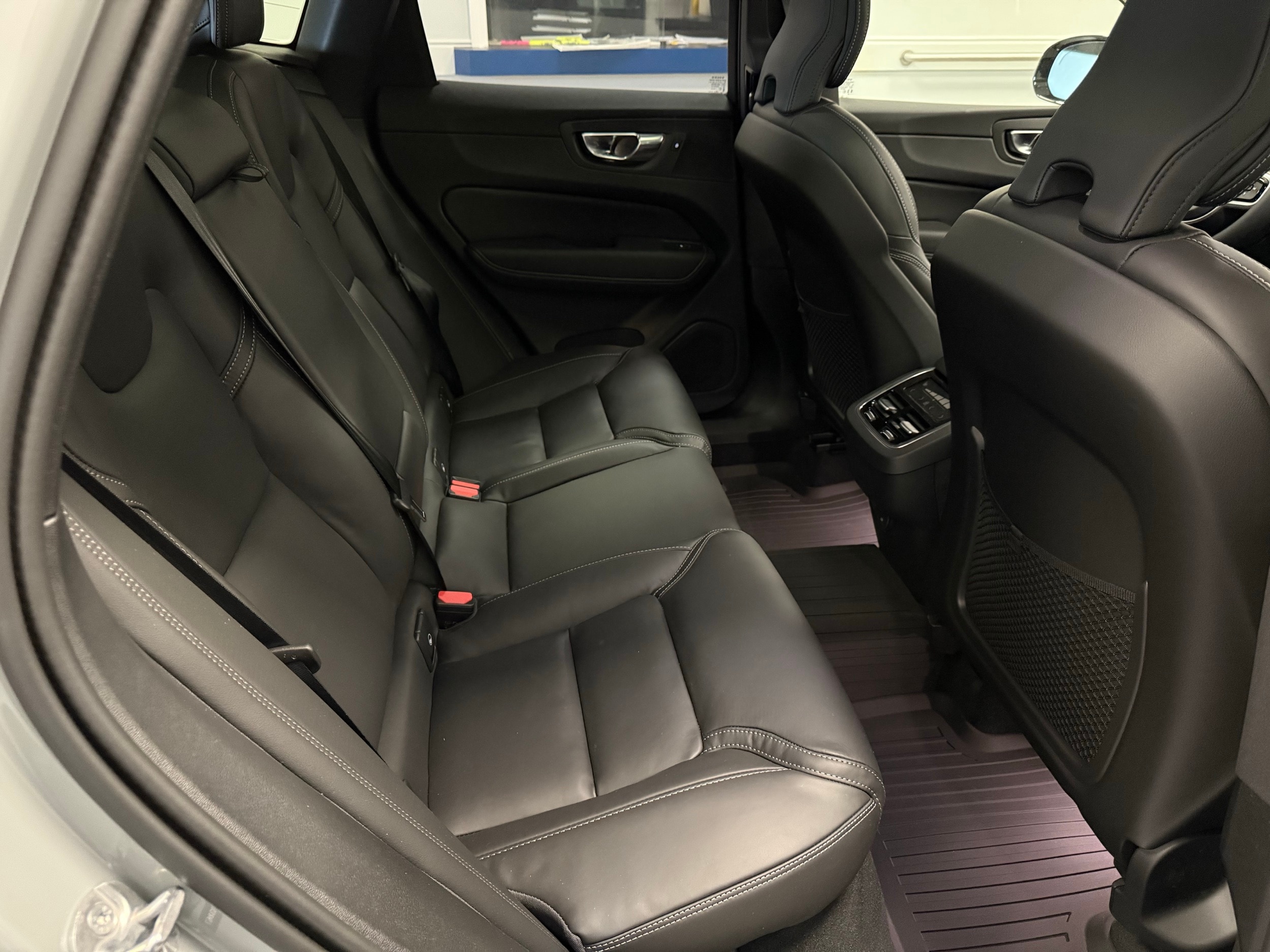 new 2025 Volvo XC60 car, priced at $61,400
