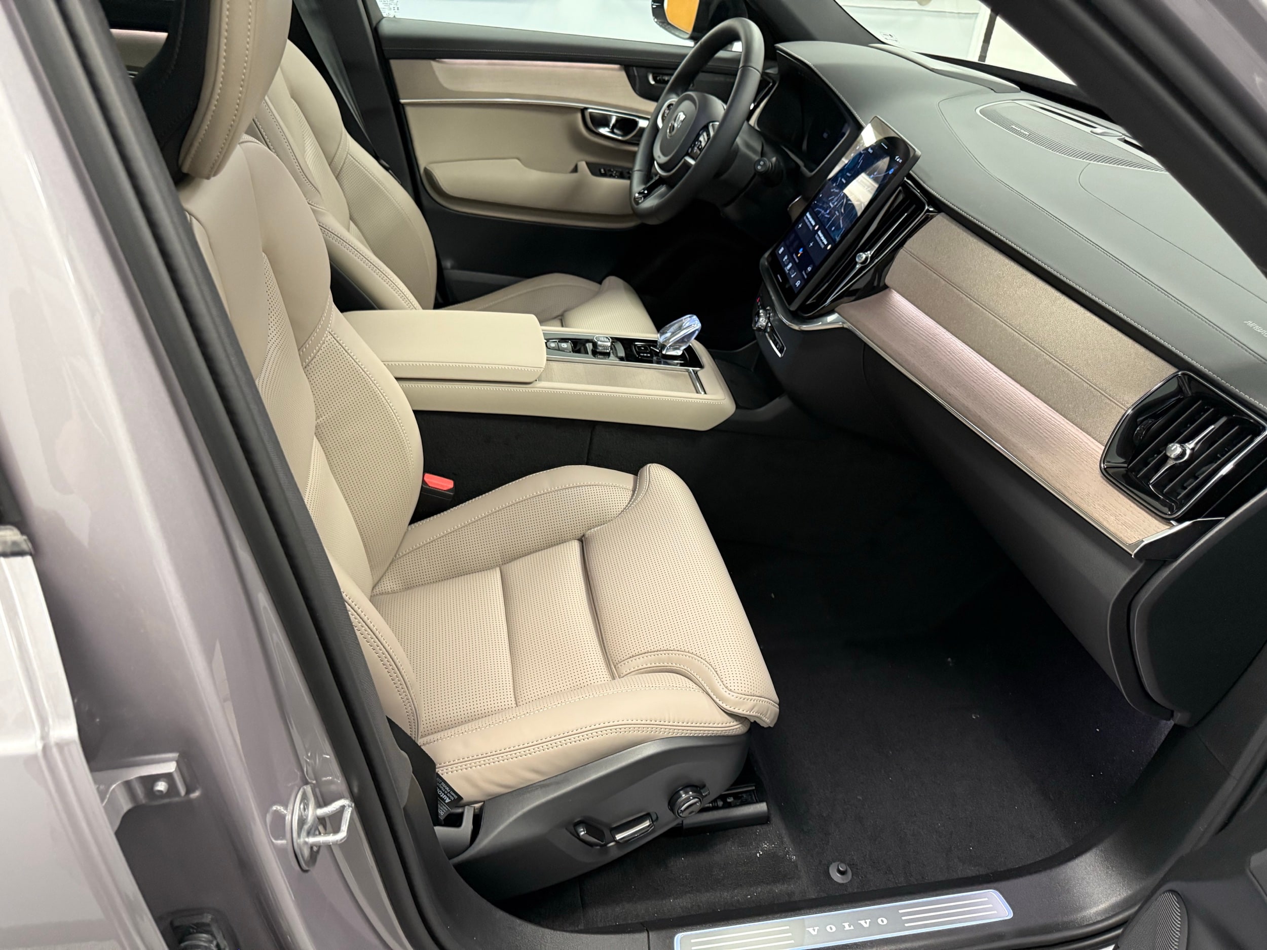 new 2026 Volvo XC90 car, priced at $76,450