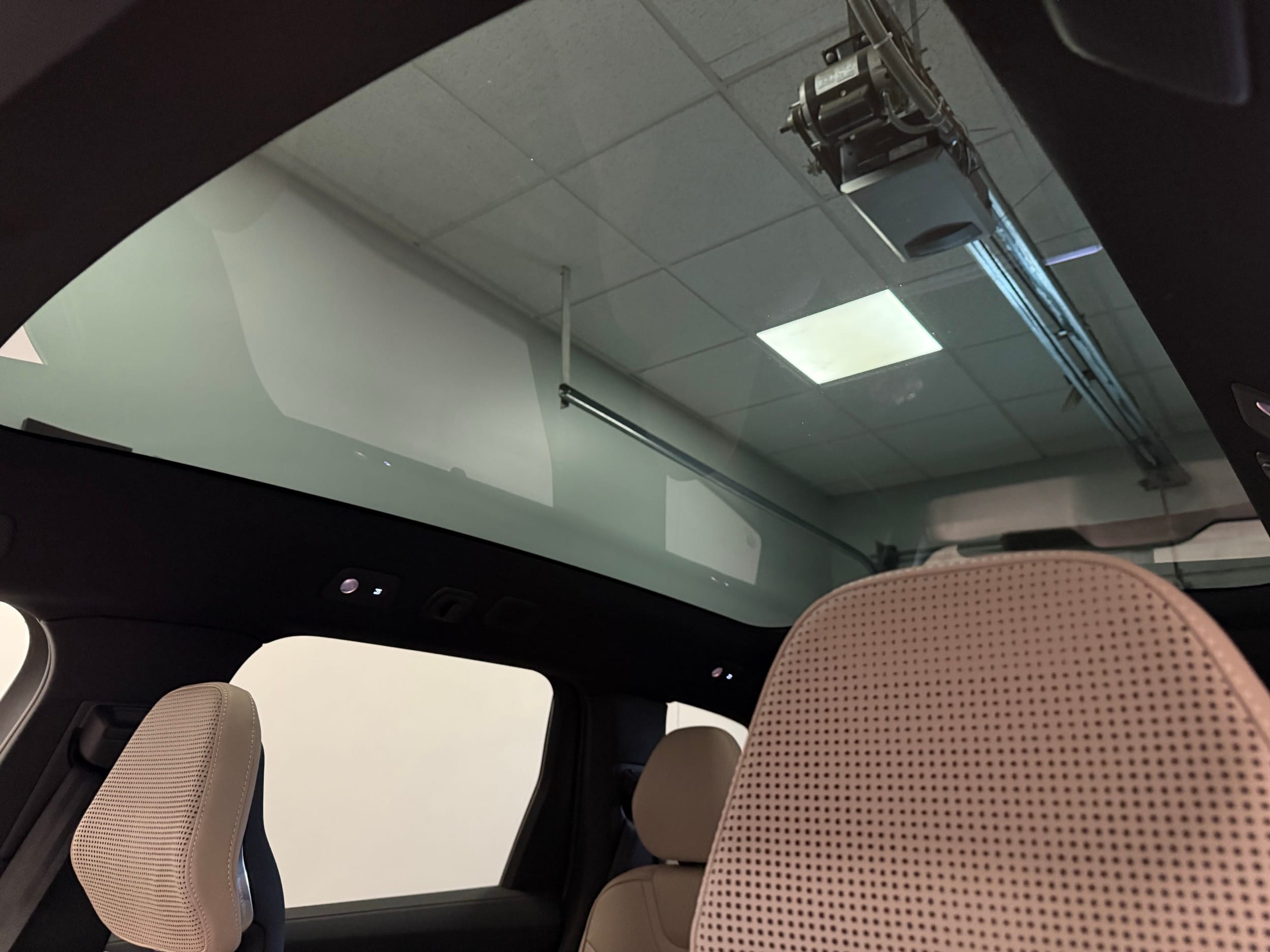 new 2025 Volvo EX90 car, priced at $91,290