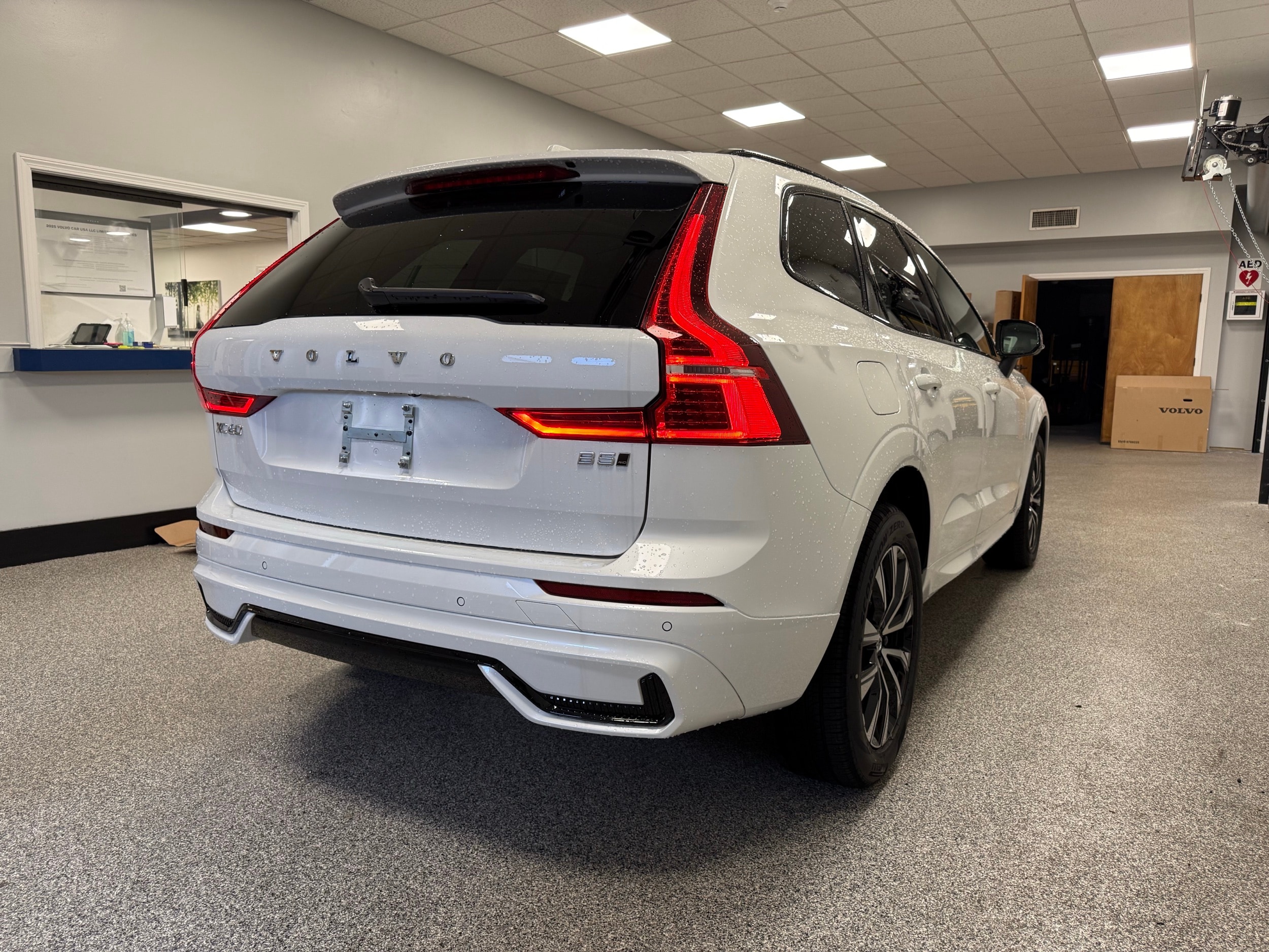 new 2025 Volvo XC60 car, priced at $50,705