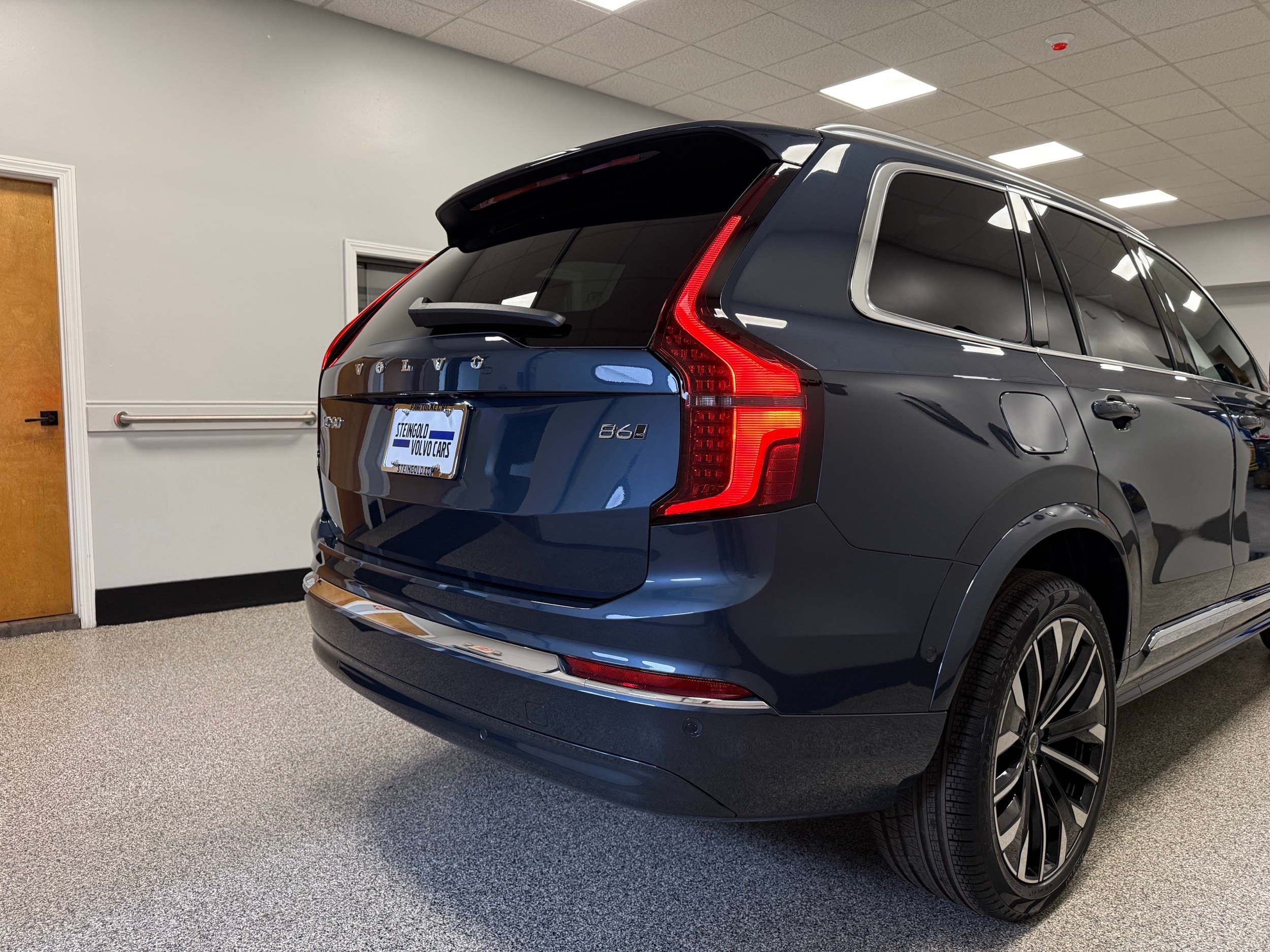 new 2025 Volvo XC90 car, priced at $72,345
