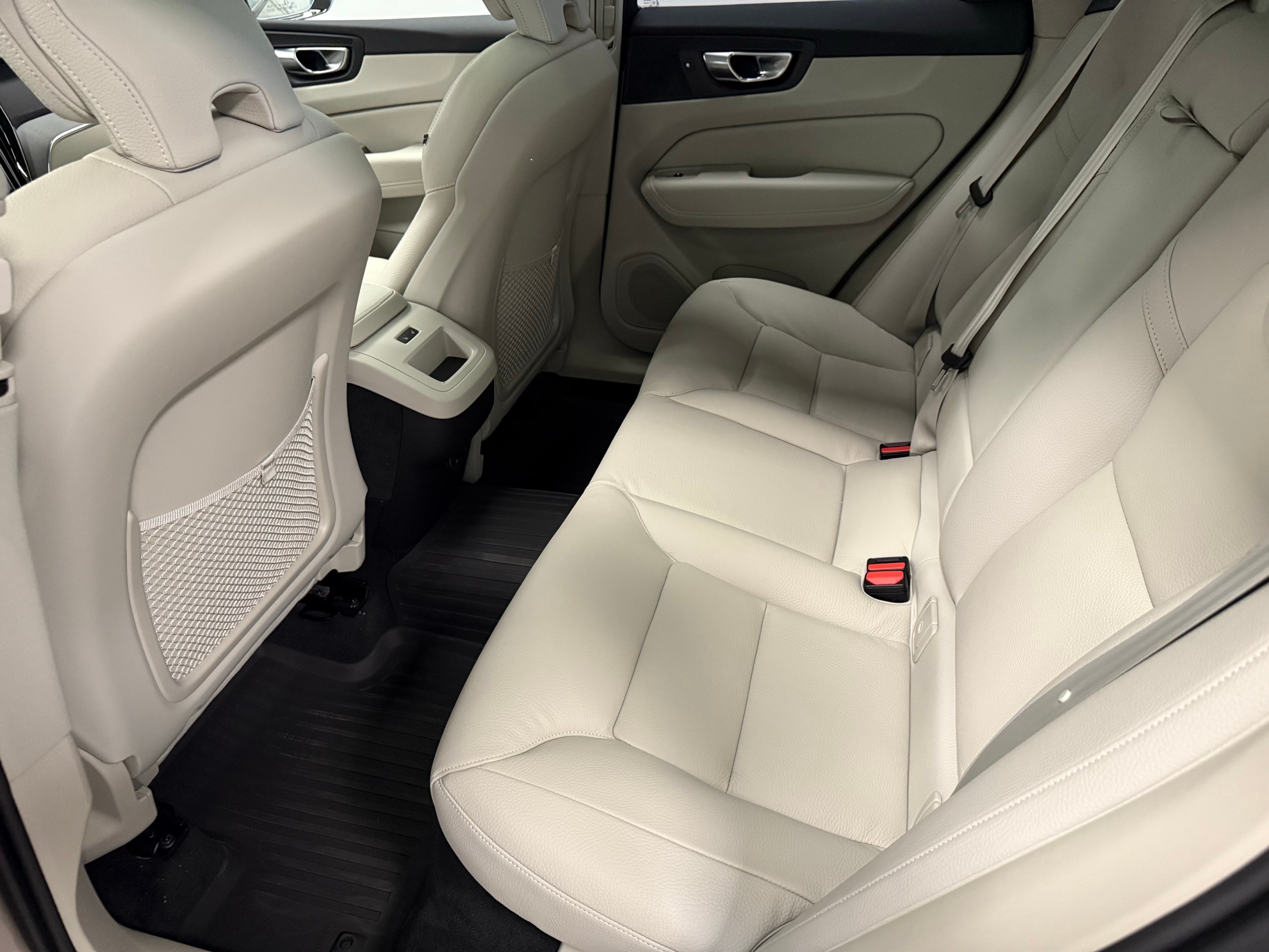 new 2025 Volvo XC60 car, priced at $55,360