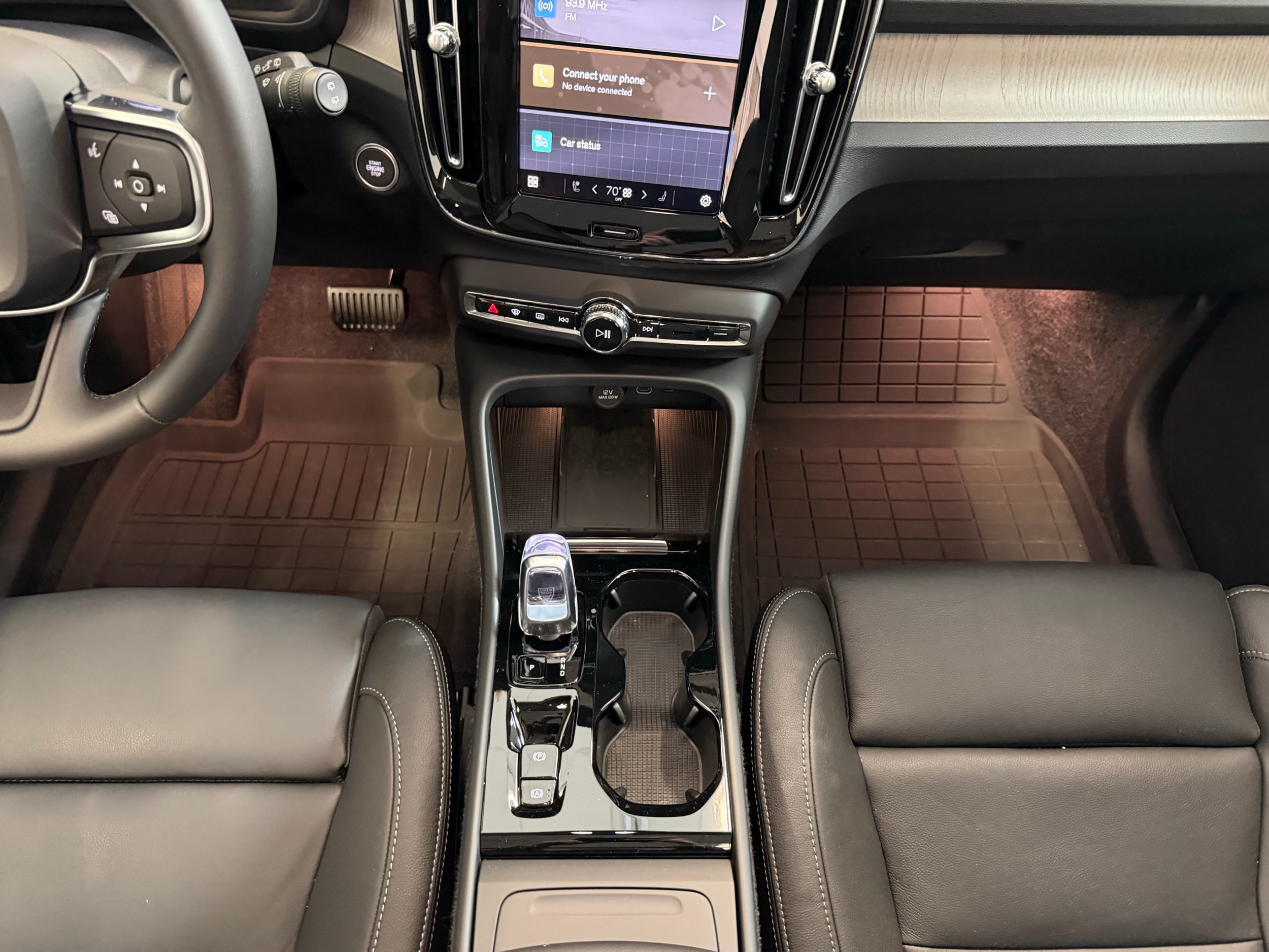 used 2025 Volvo XC40 car, priced at $39,500