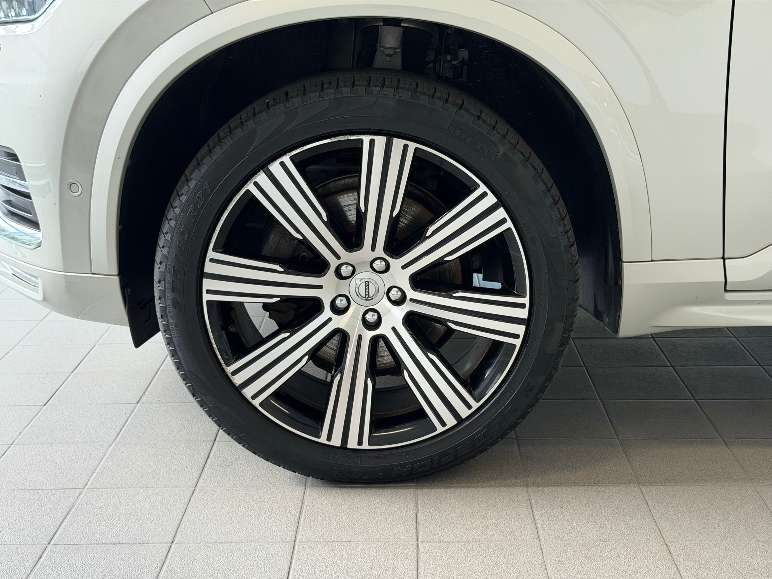 used 2021 Volvo XC90 car, priced at $38,400