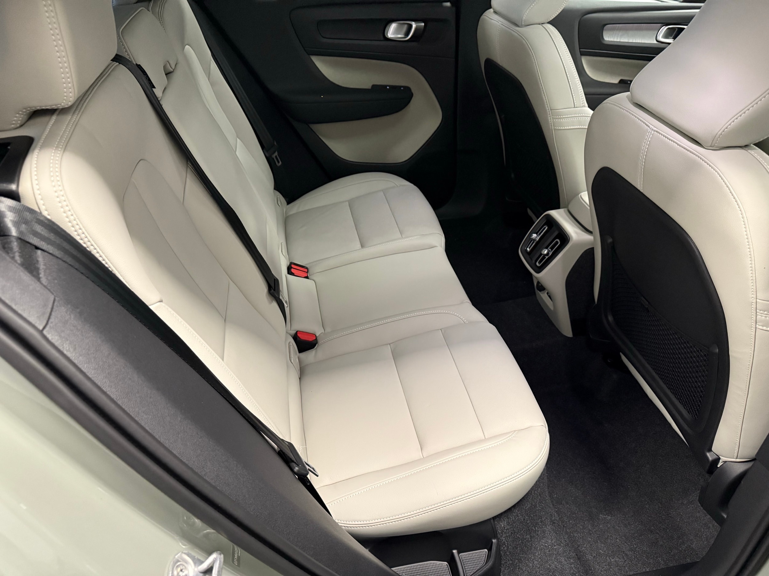 new 2025 Volvo XC40 car, priced at $49,810