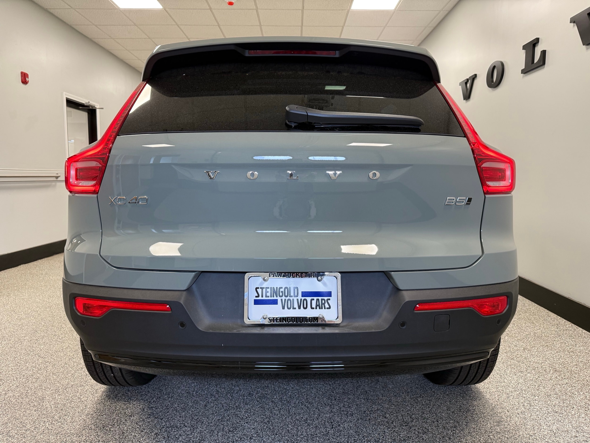 new 2025 Volvo XC40 car, priced at $49,810