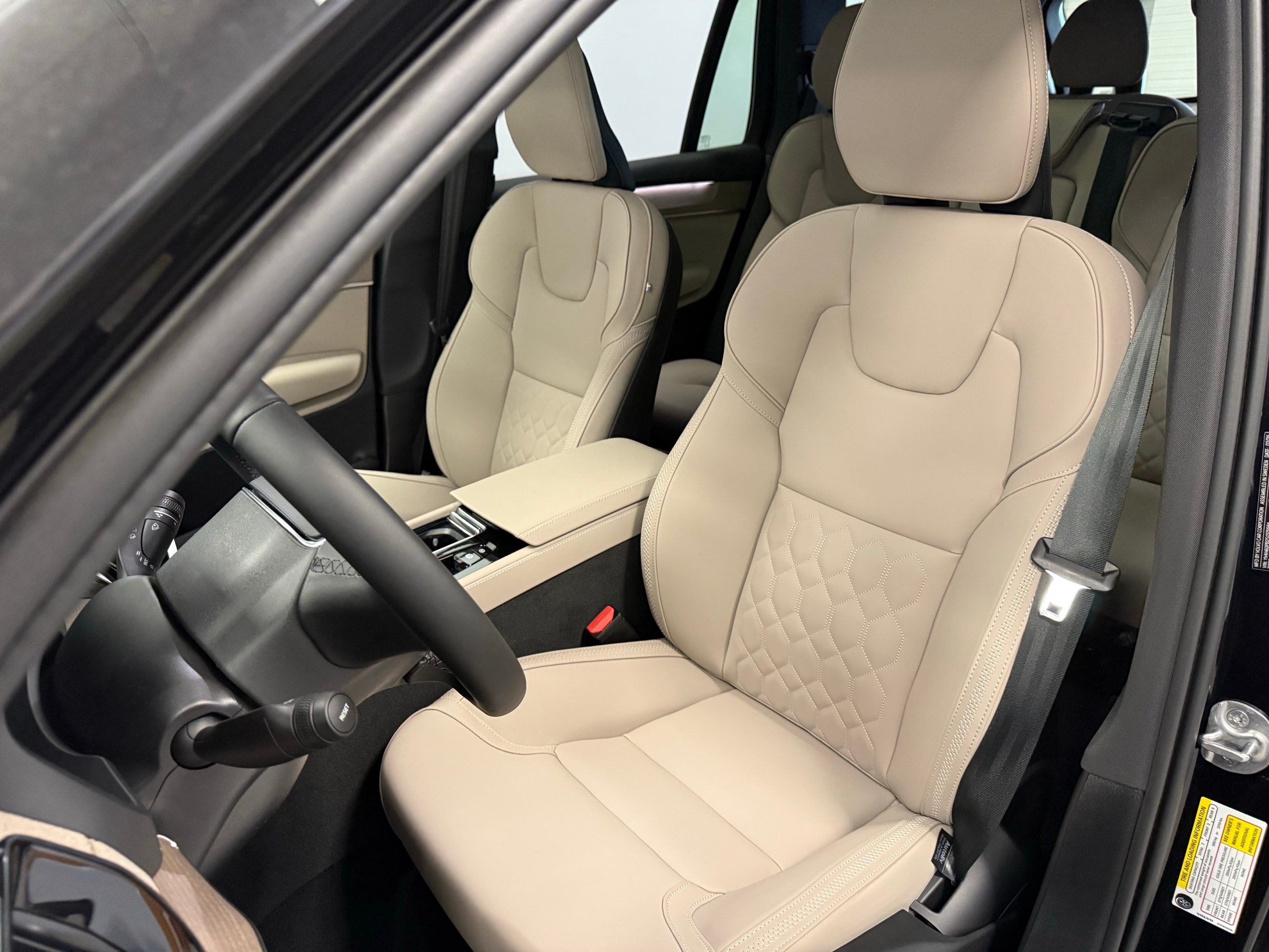 new 2025 Volvo XC90 plug-in hybrid car, priced at $77,895
