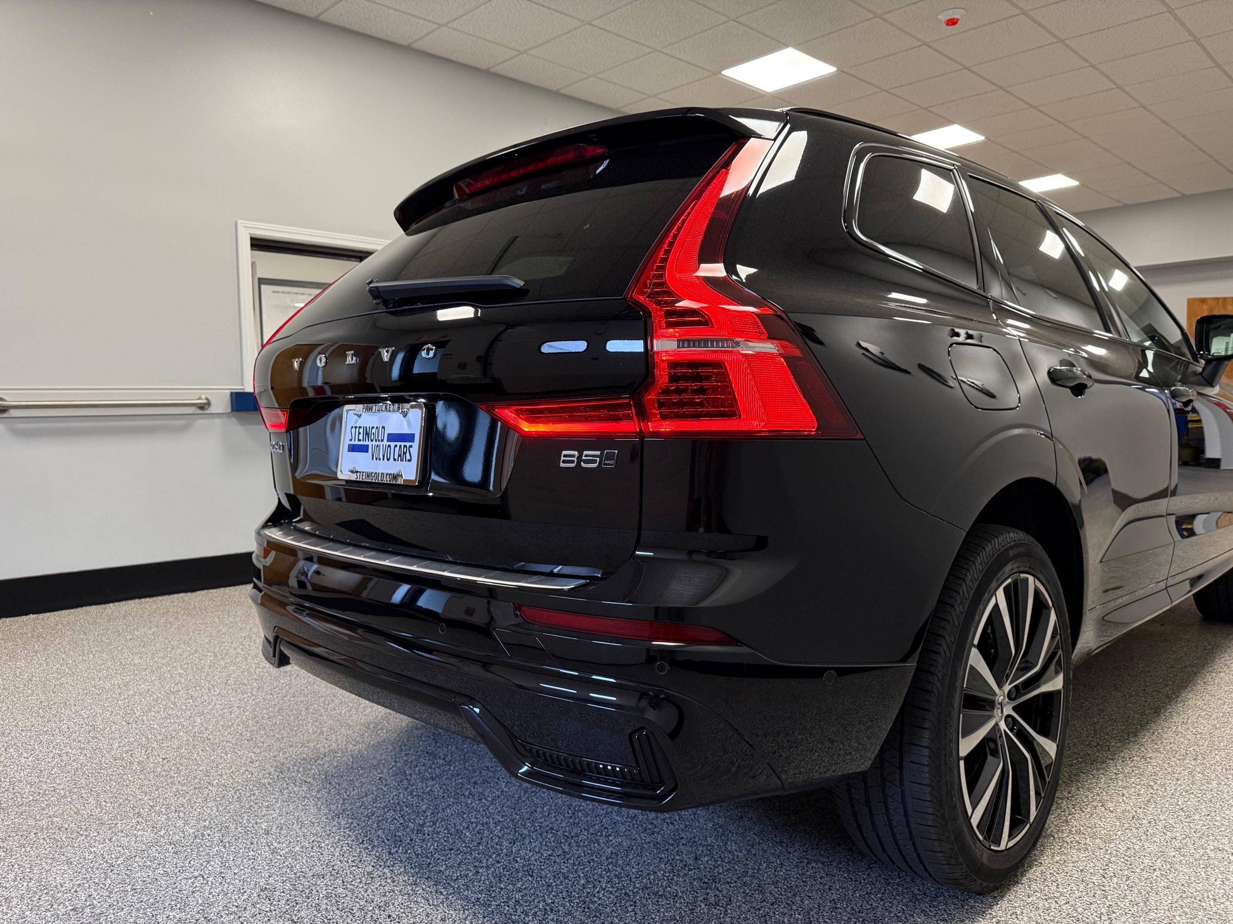 used 2023 Volvo XC60 car, priced at $43,500