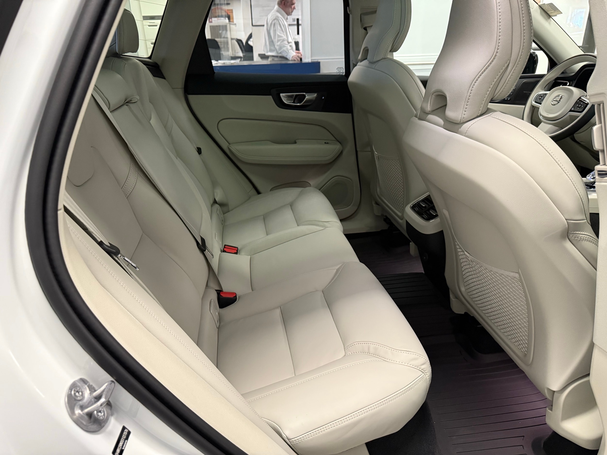 new 2025 Volvo XC60 car, priced at $60,660