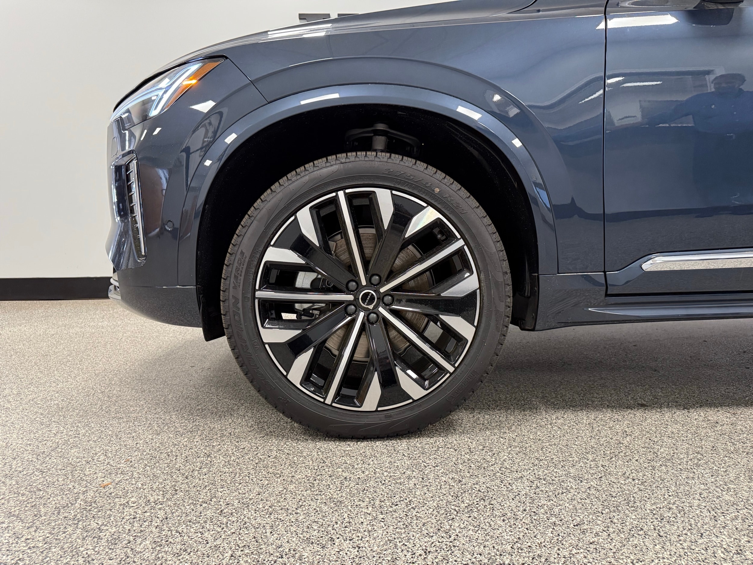 new 2025 Volvo XC90 car, priced at $76,045