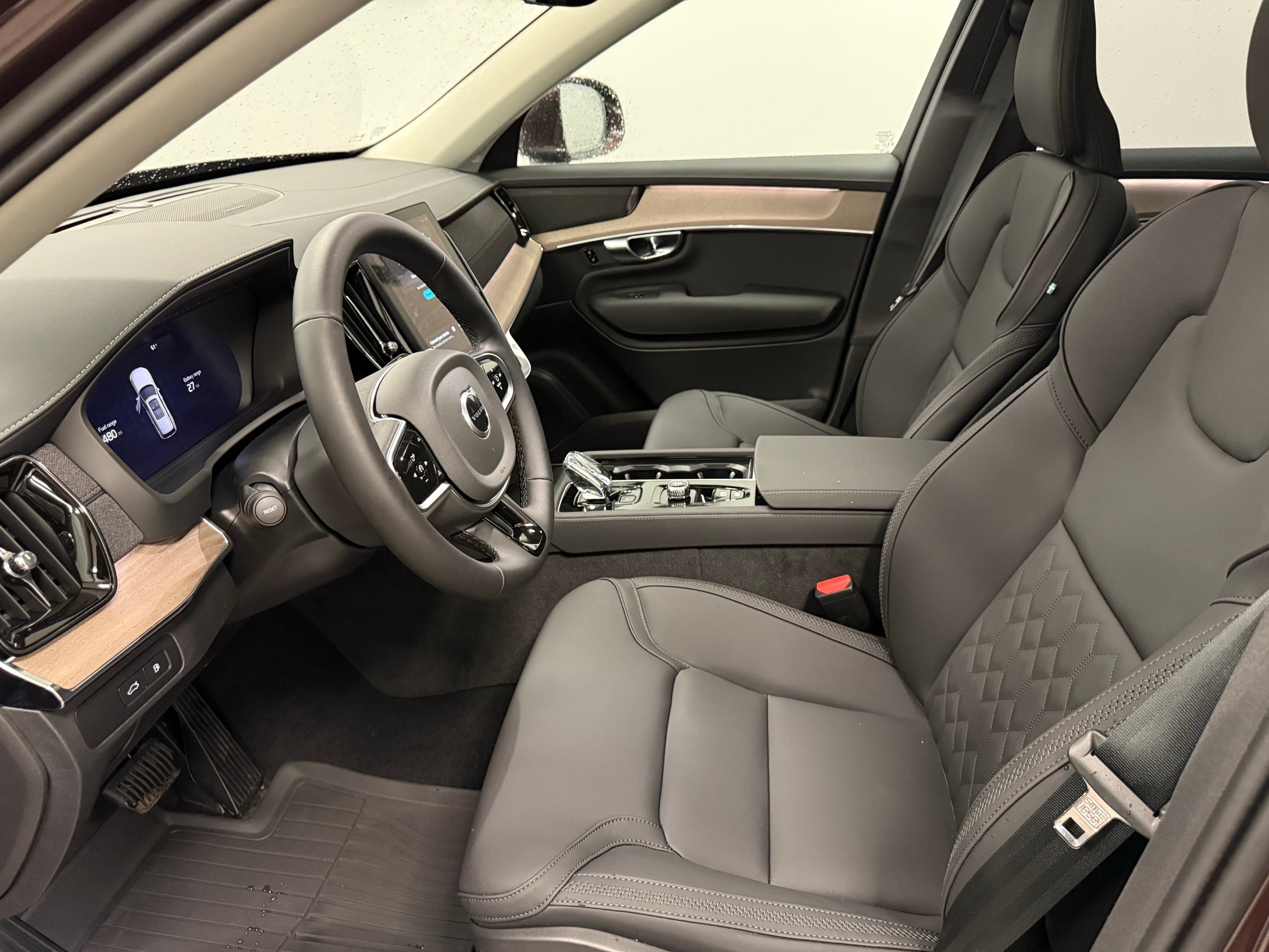 new 2025 Volvo XC90 plug-in hybrid car, priced at $79,195