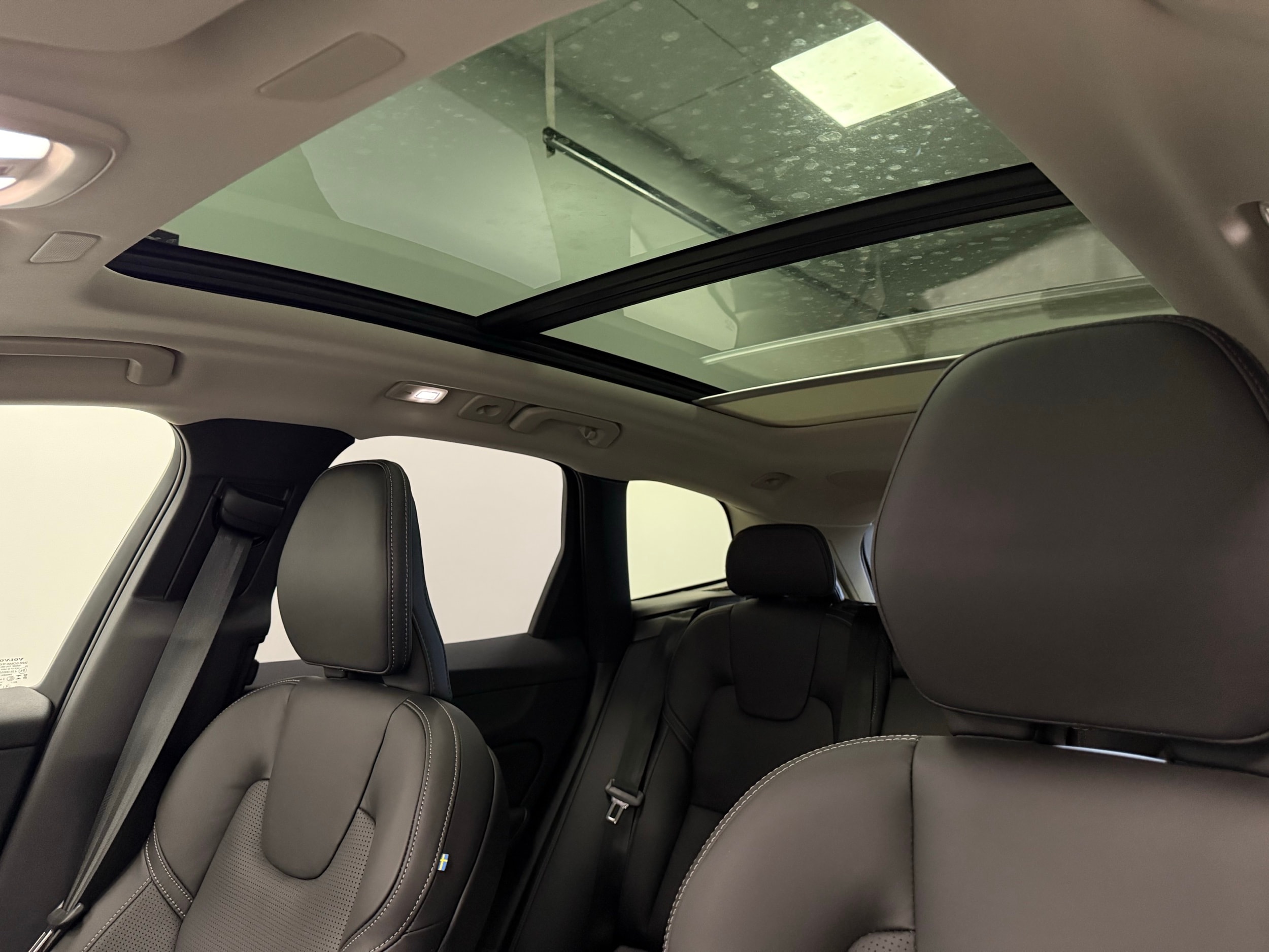 new 2025 Volvo XC60 car, priced at $61,005