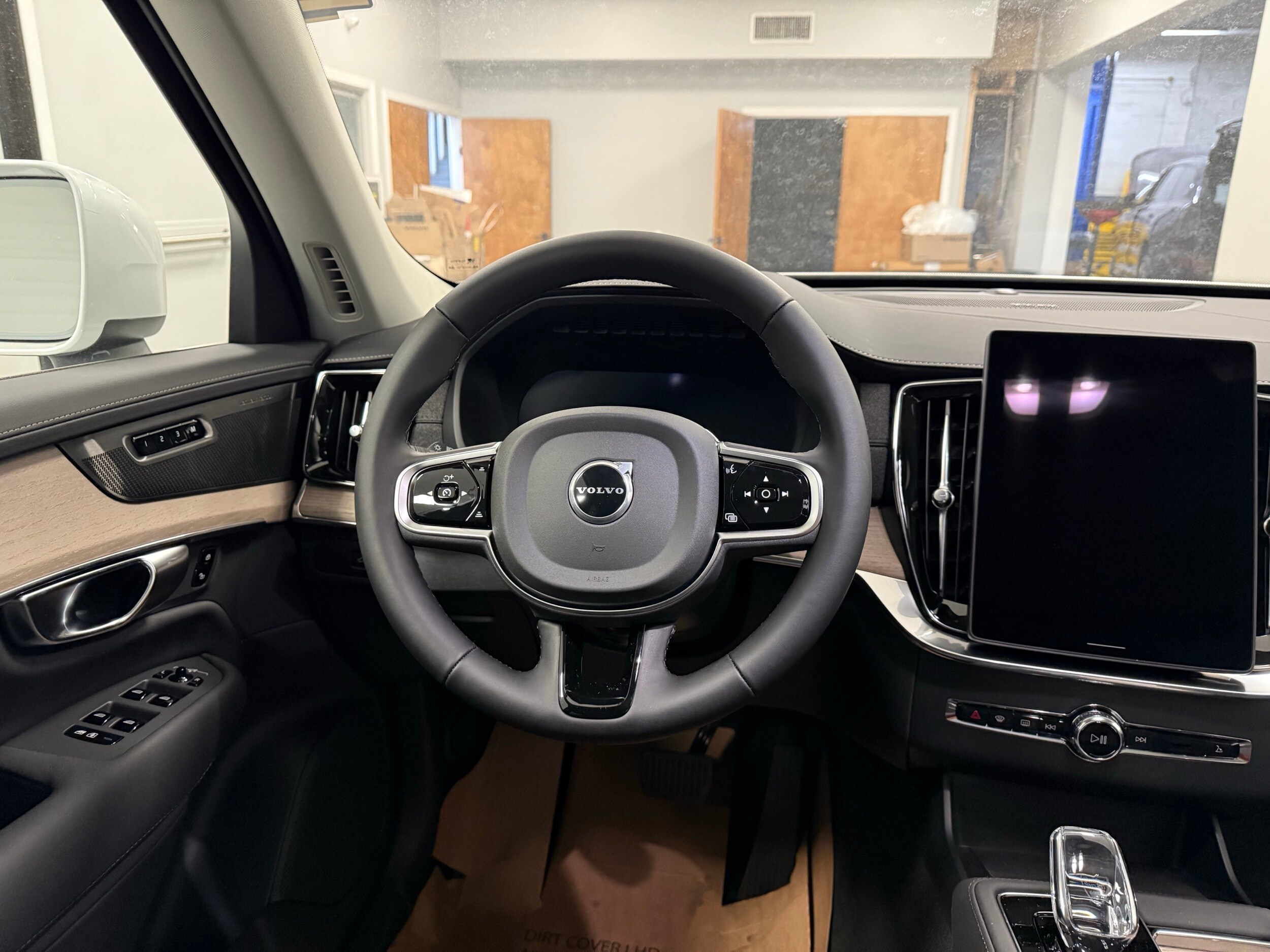new 2025 Volvo XC90 car, priced at $69,155