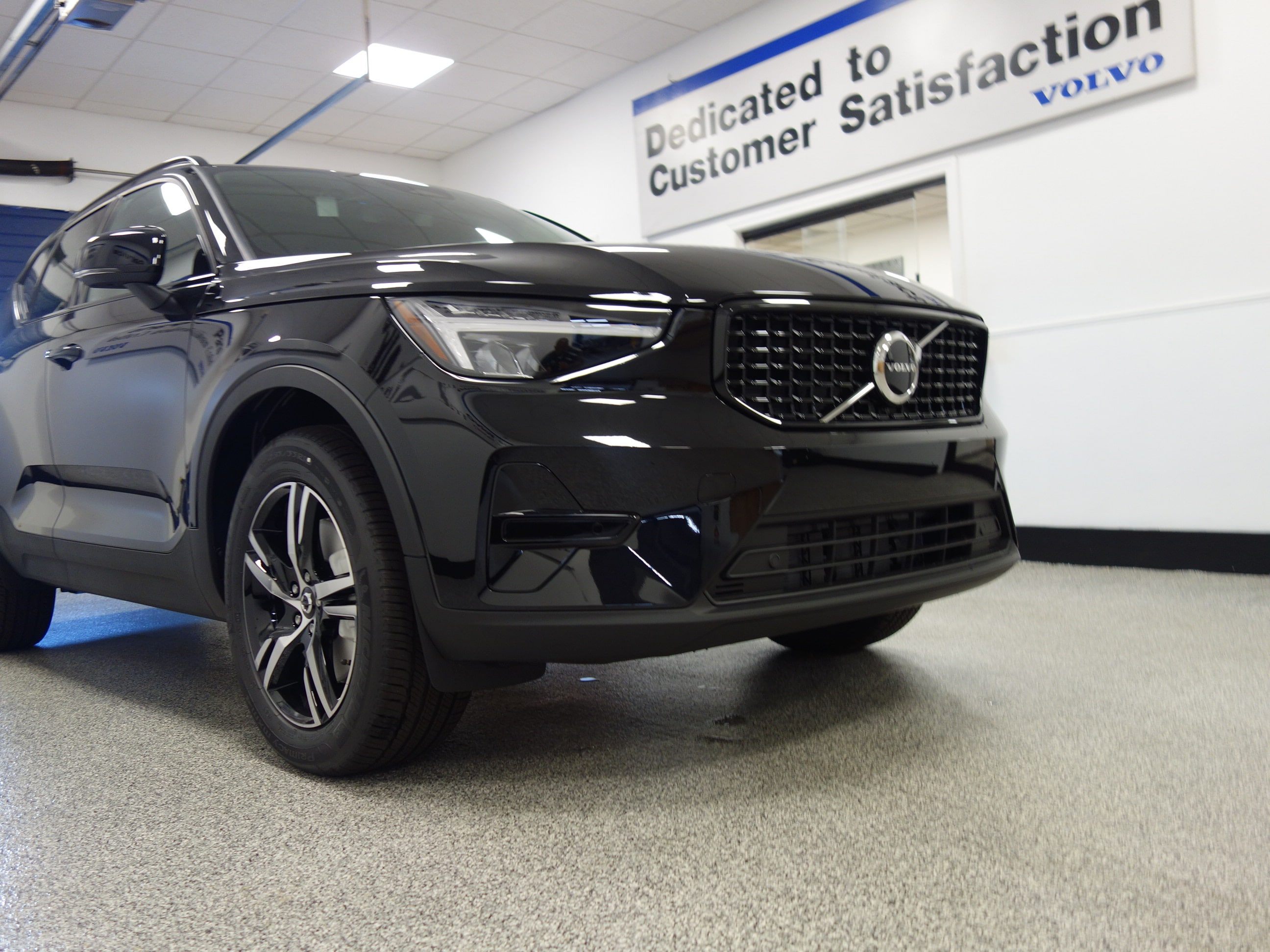 new 2024 Volvo XC40 car, priced at $44,145