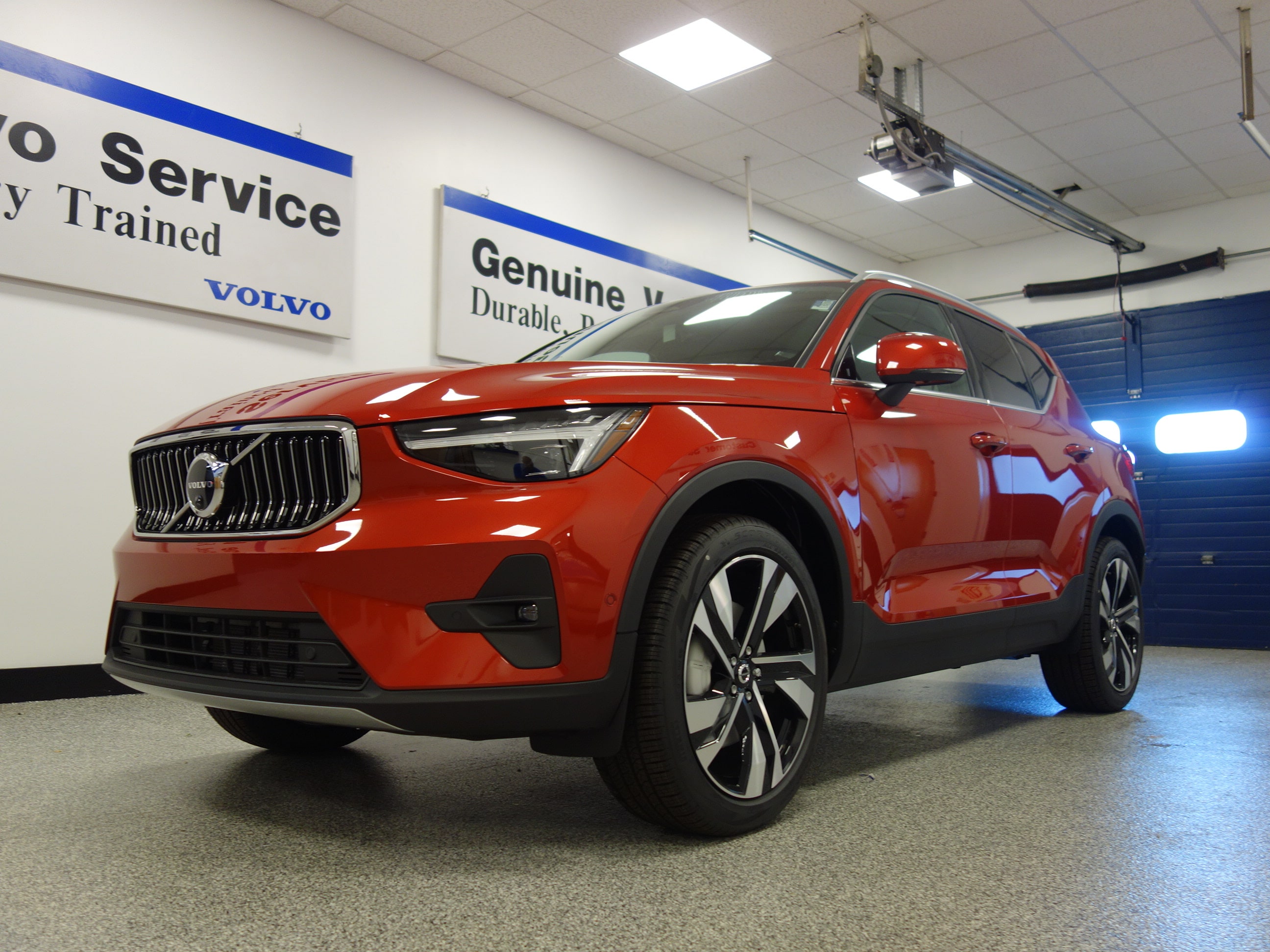 new 2024 Volvo XC40 car, priced at $49,800