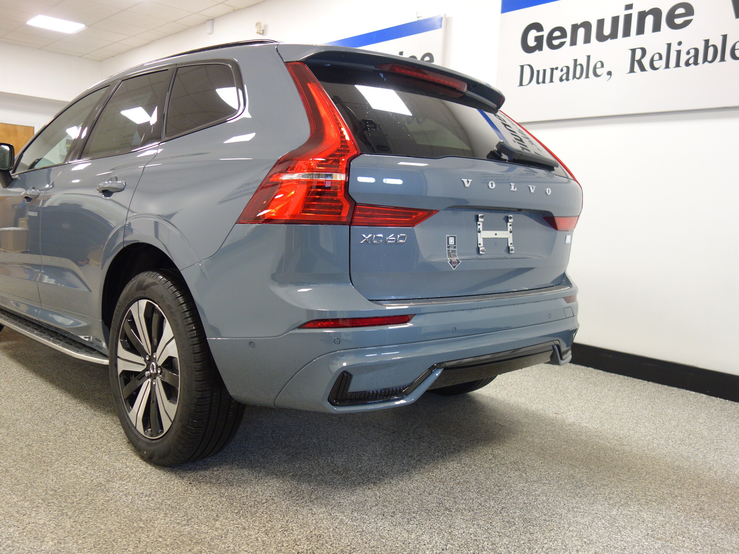 new 2024 Volvo XC60 plug-in hybrid car, priced at $67,520