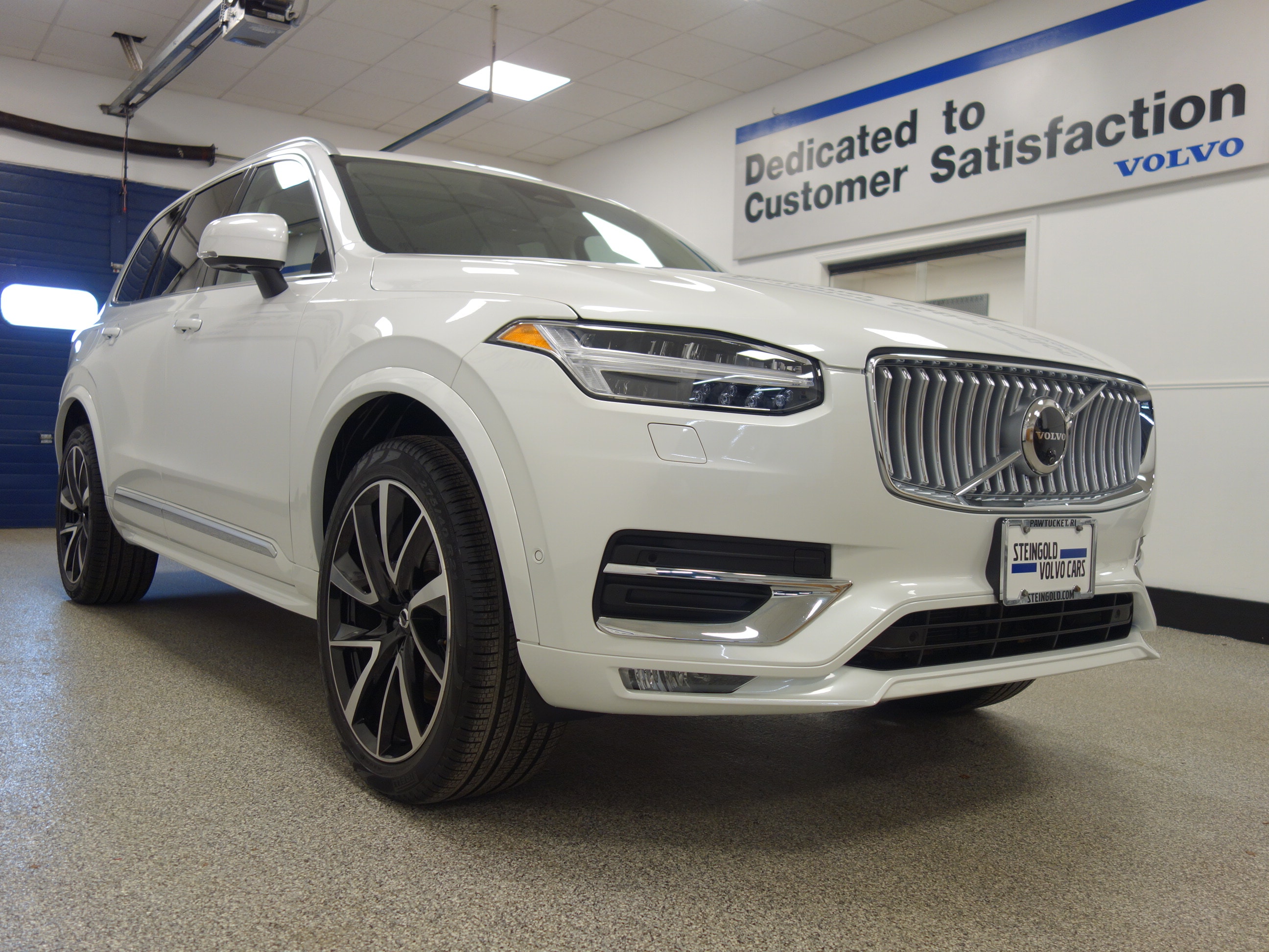 used 2024 Volvo XC90 car, priced at $59,500