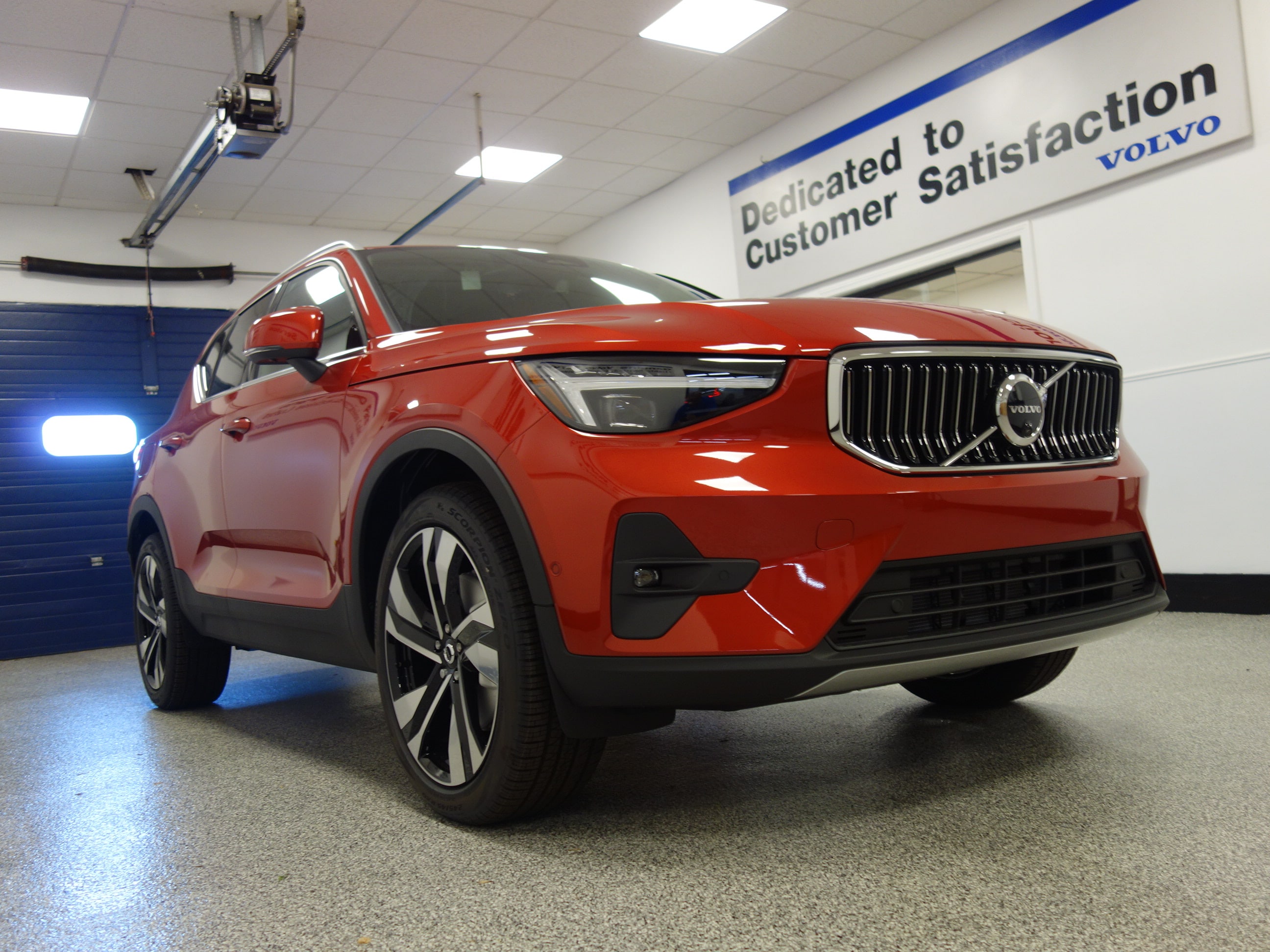 new 2024 Volvo XC40 car, priced at $49,800