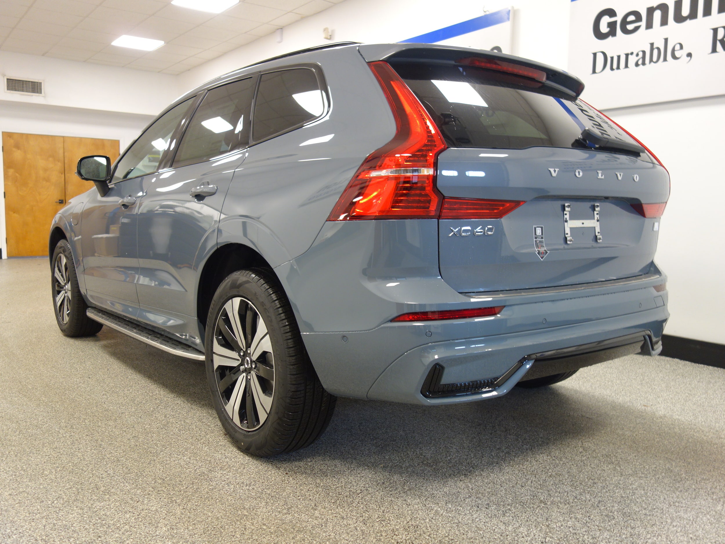 new 2024 Volvo XC60 plug-in hybrid car, priced at $67,520