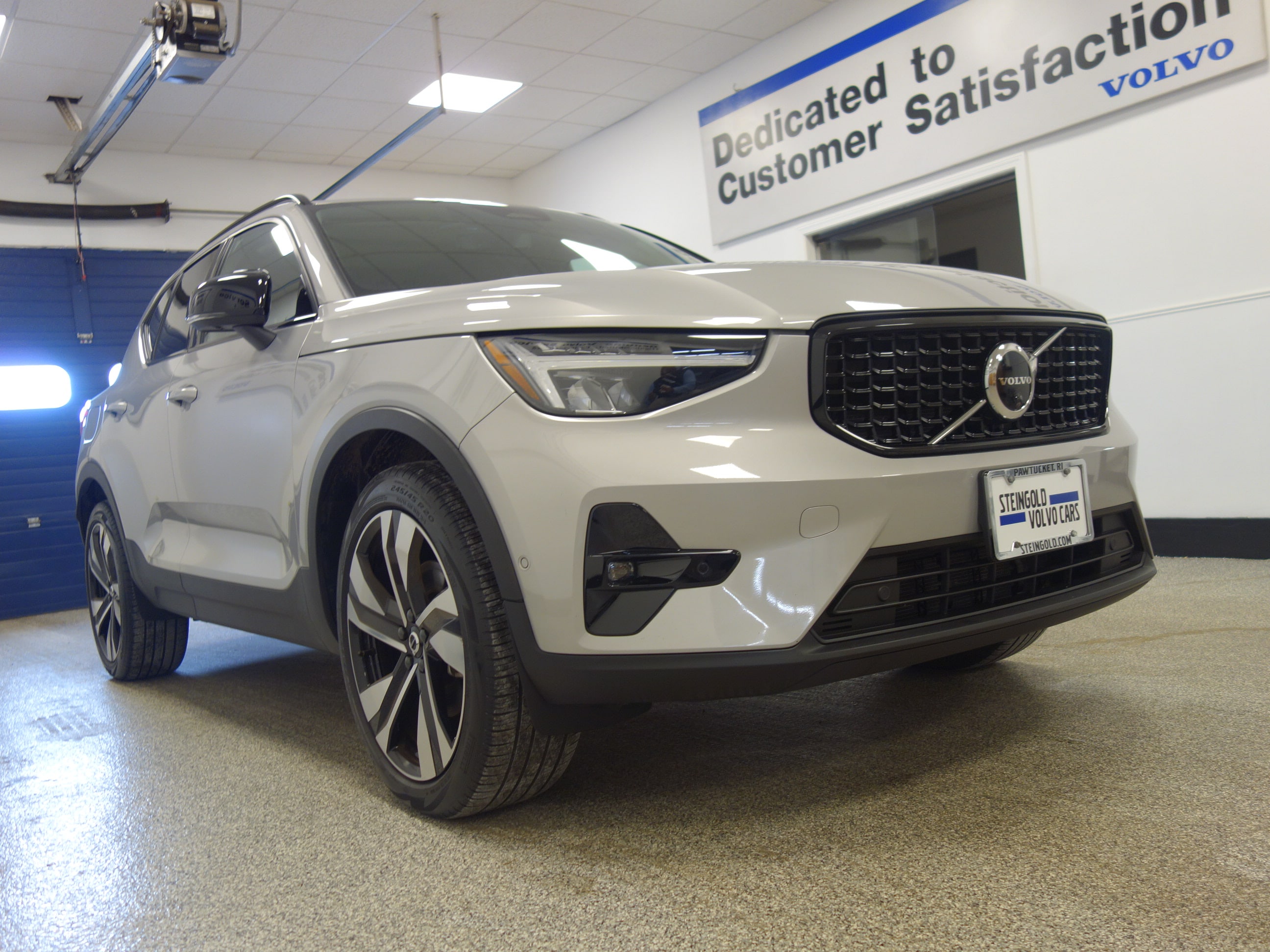 used 2023 Volvo XC40 car, priced at $39,900