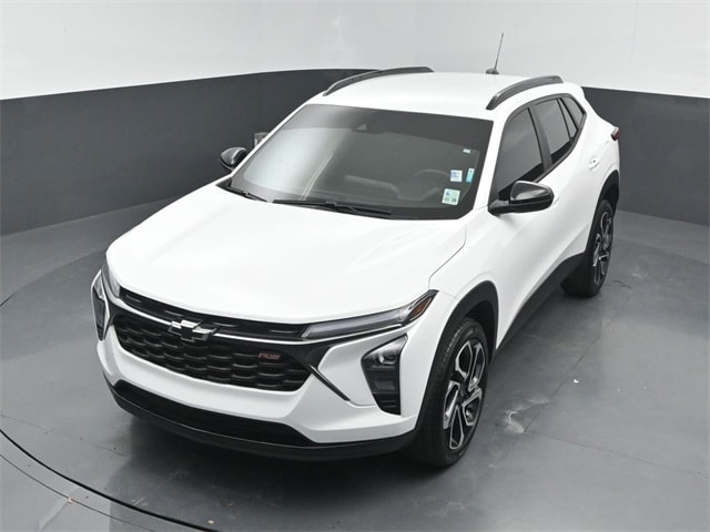 used 2025 Chevrolet Trax car, priced at $24,182