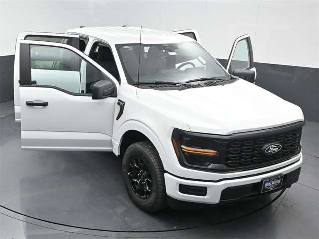 new 2025 Ford F-150 car, priced at $45,694